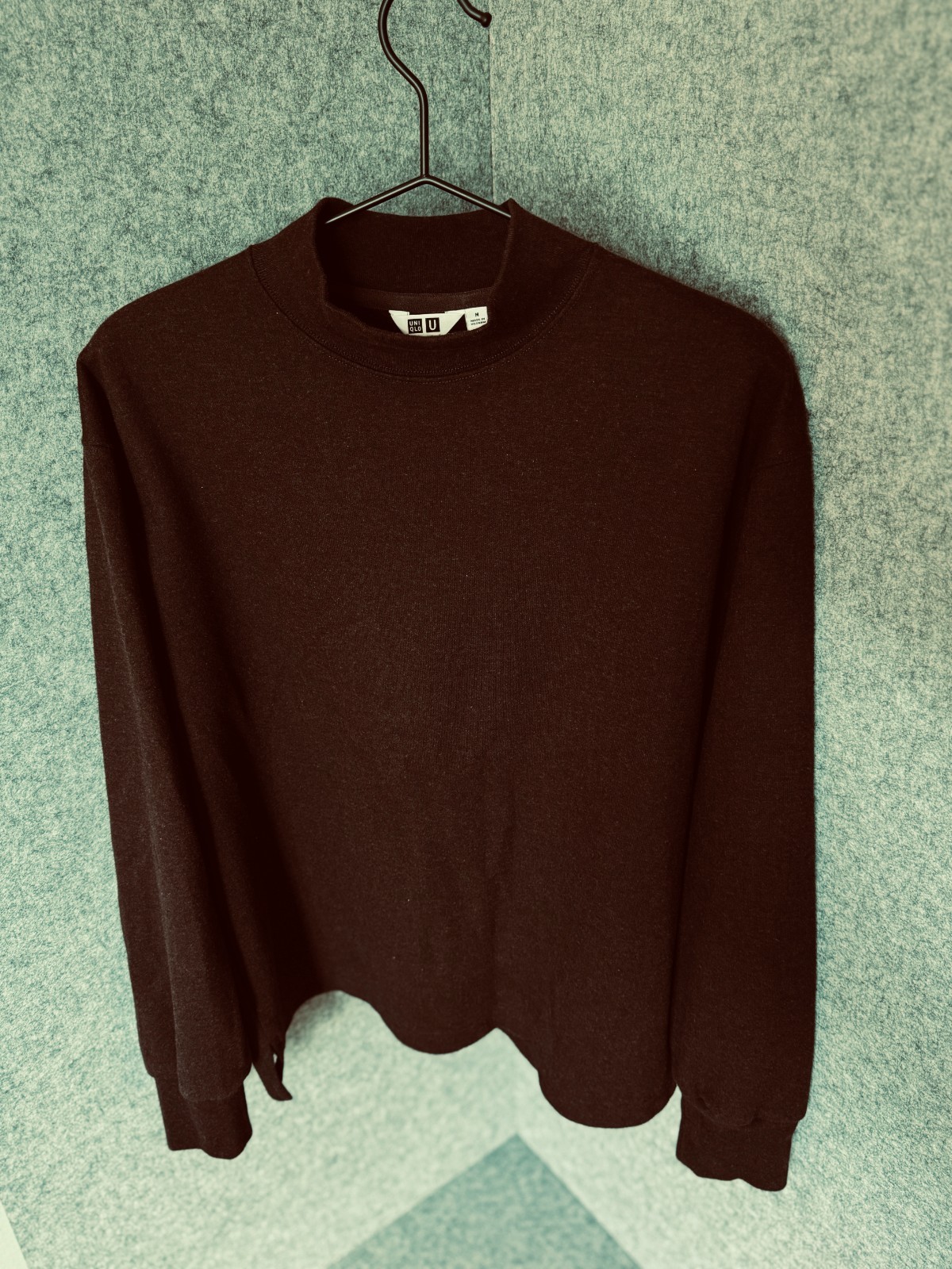 Uniqlo U Mock Neck T-Shirt Mens Large Burgundy Long Sleeve Heavyweight Athletic