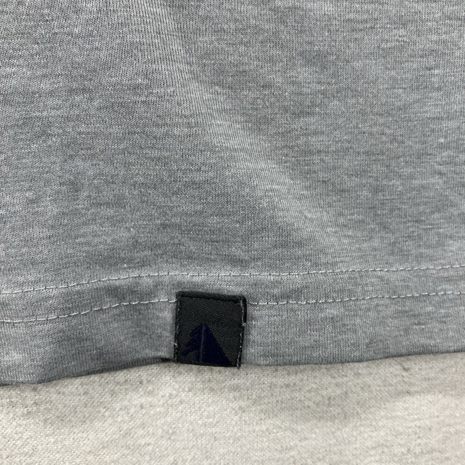 L.L.BEAN Mens Slightly Fitted Graphic T-Shirt Top Medium Grey Thin Lightweight gallery