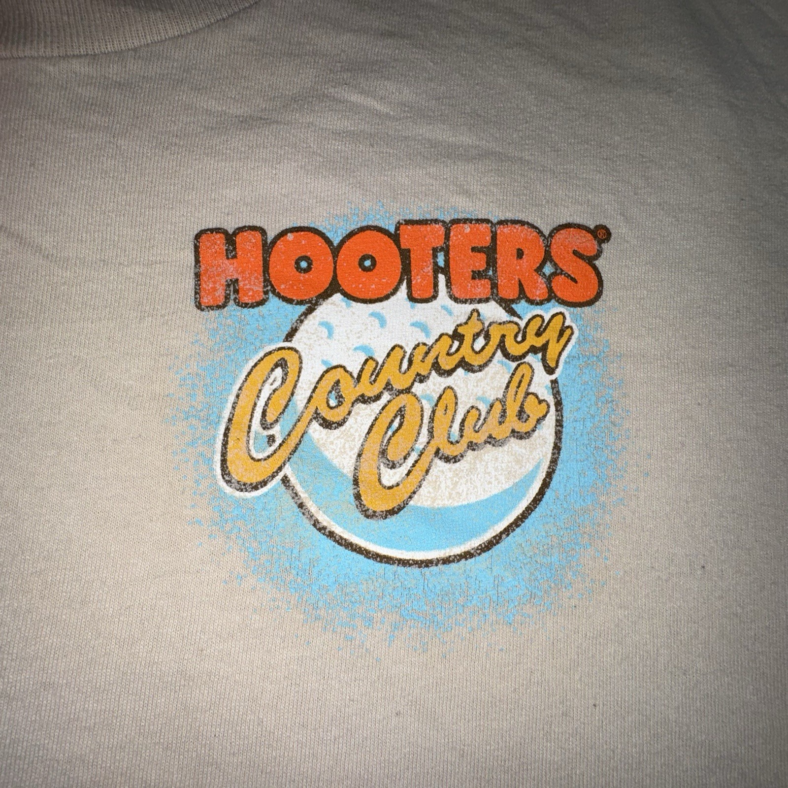 Hooters Country Club Graphic T-Shirt Mens 2XL Beige Golf Cotton Tee gallery