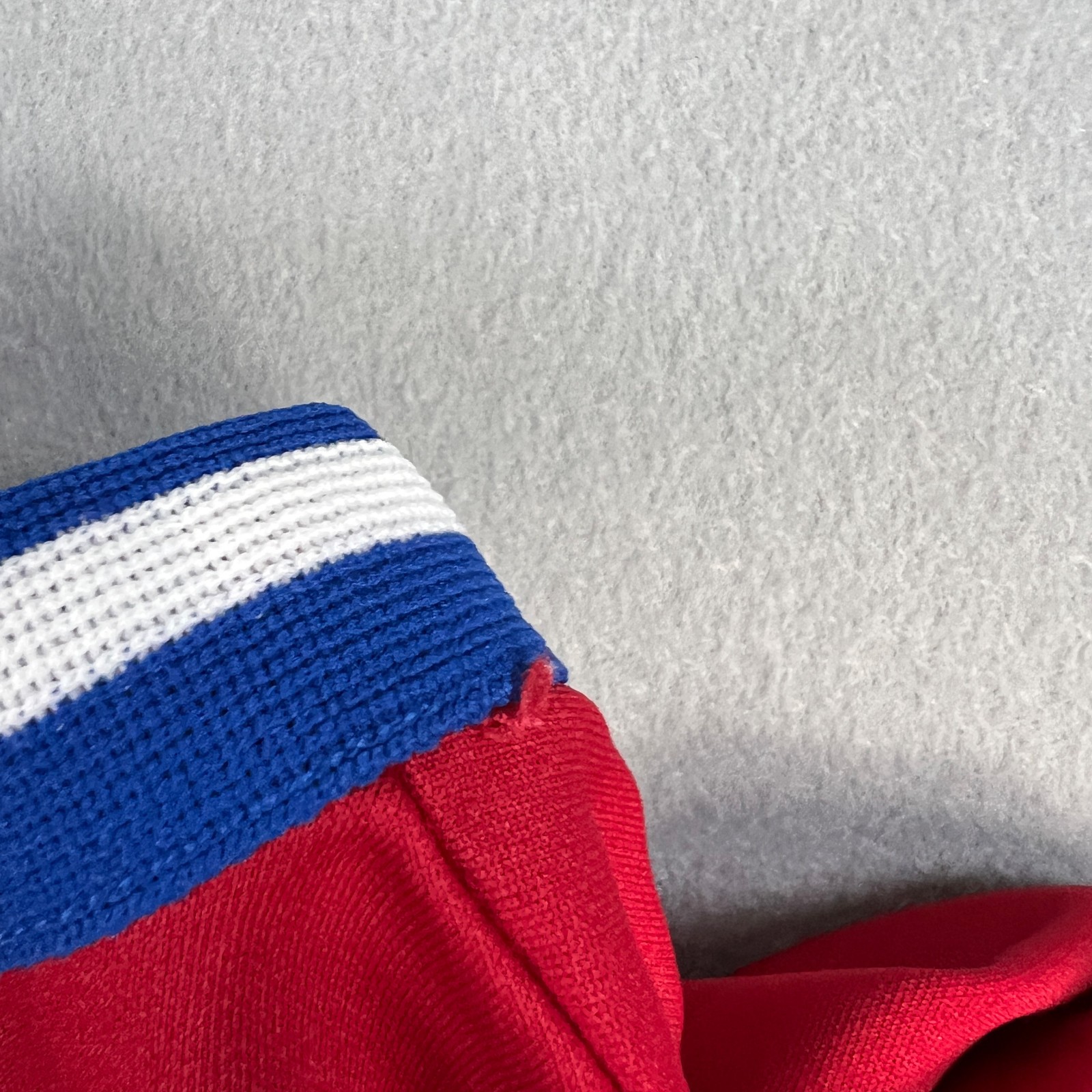 VTG Majestic 131s Jersey T-Shirt Small Red Blue V-Neck Baseball Style 90s USA gallery
