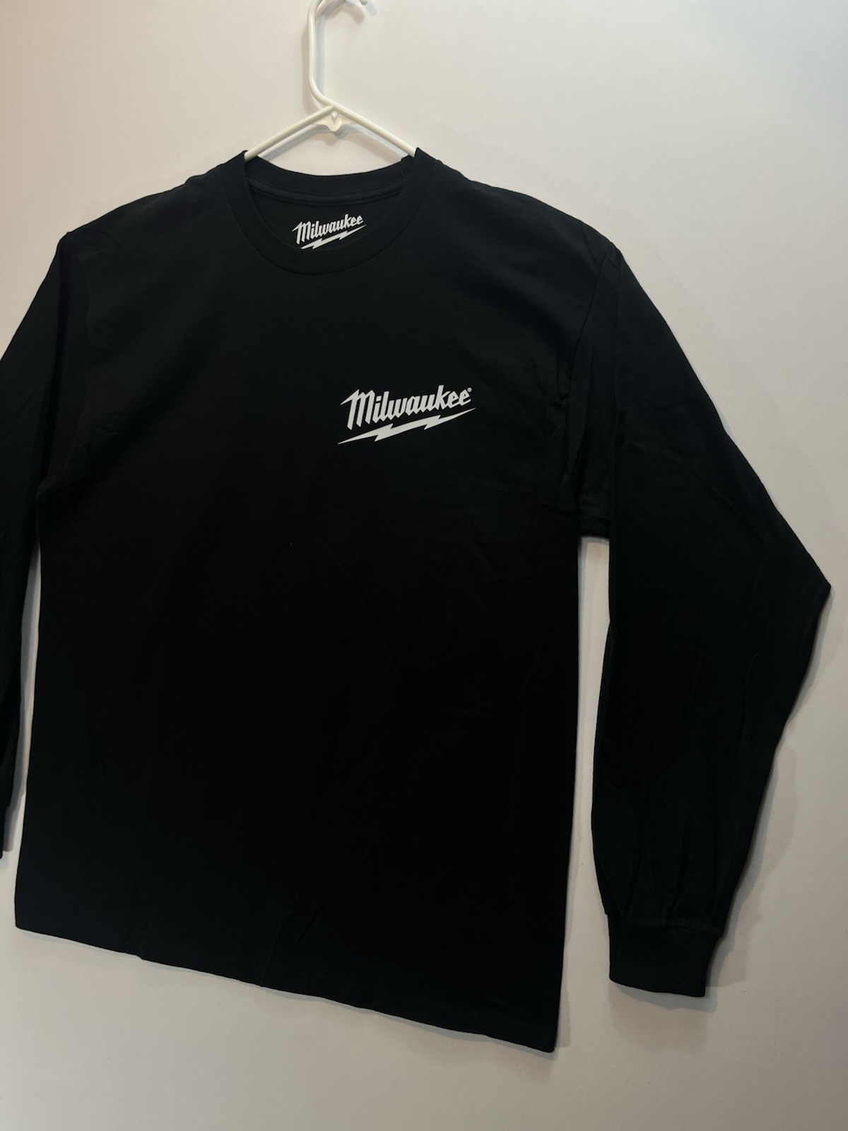 Milwaukee Black Long-Sleeve T-Shirt (New Condition) M18 Heavy Duty Power Tools gallery