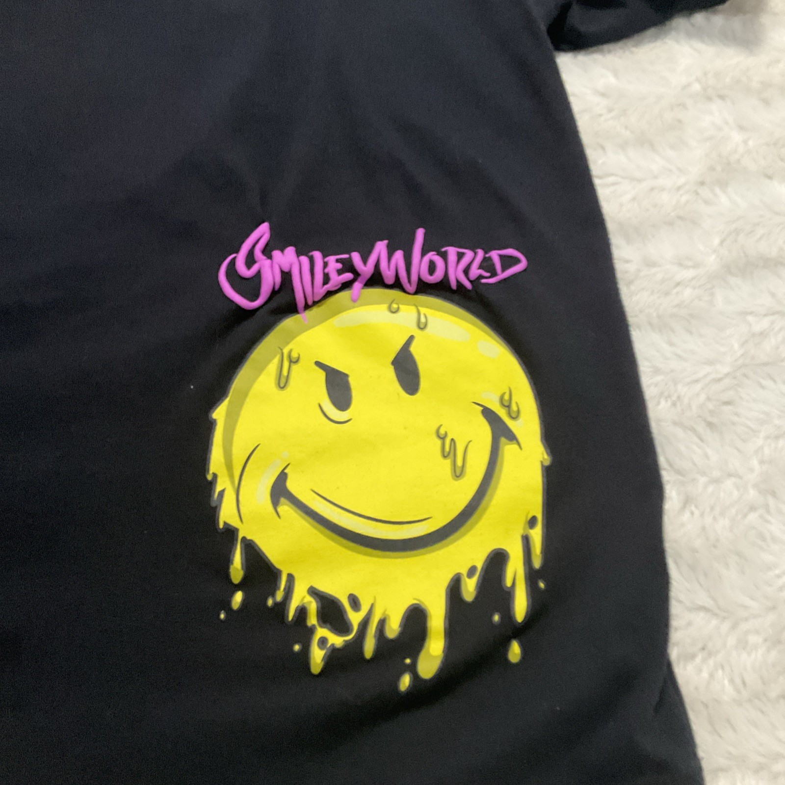 Smiley World Mens Size Medium T-Shirt Black Yellow Graffiti Drip Face Oversized gallery