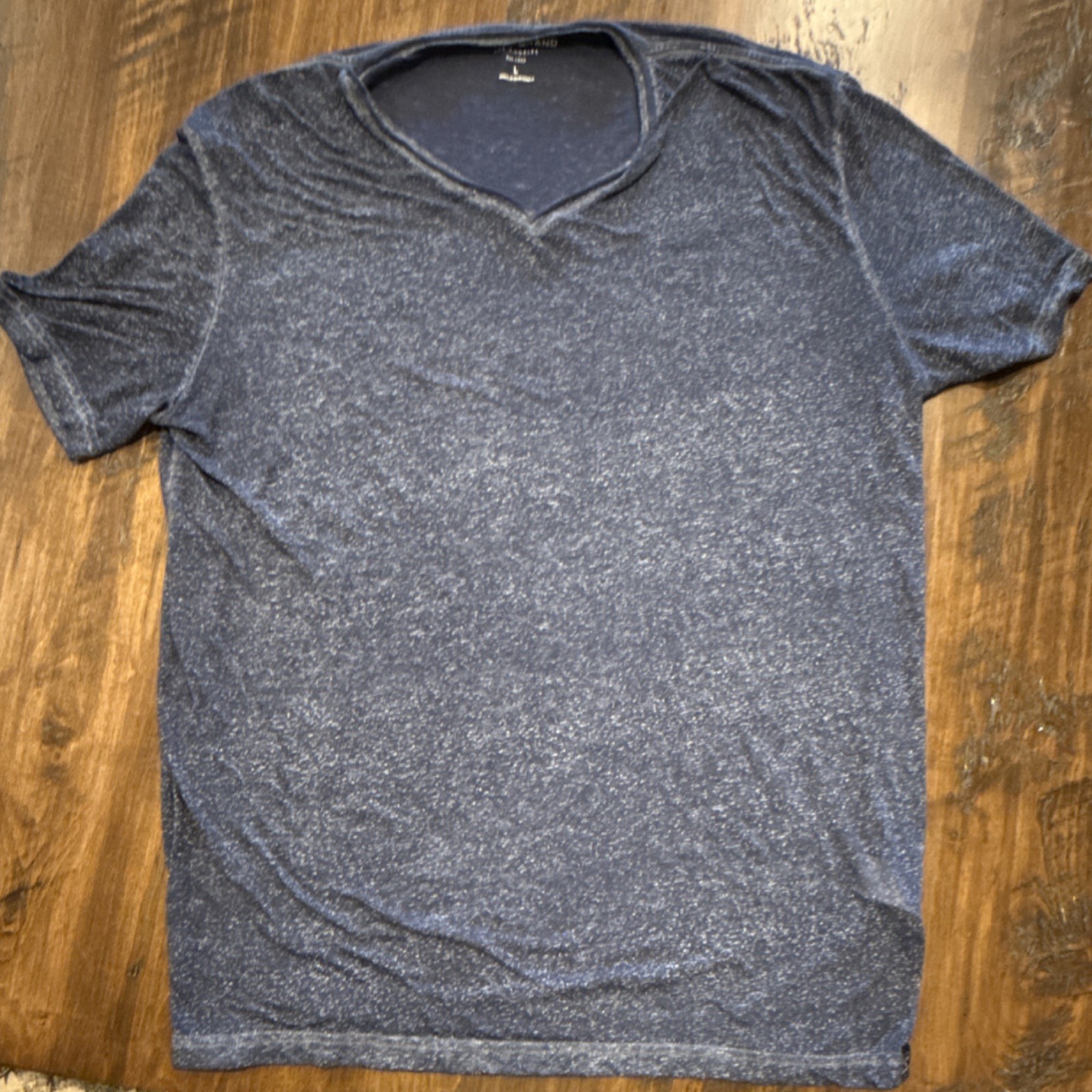 Lucky Brand Men's Blue Solid V-Neck Short Sleeve T-Shirt, Size L gallery