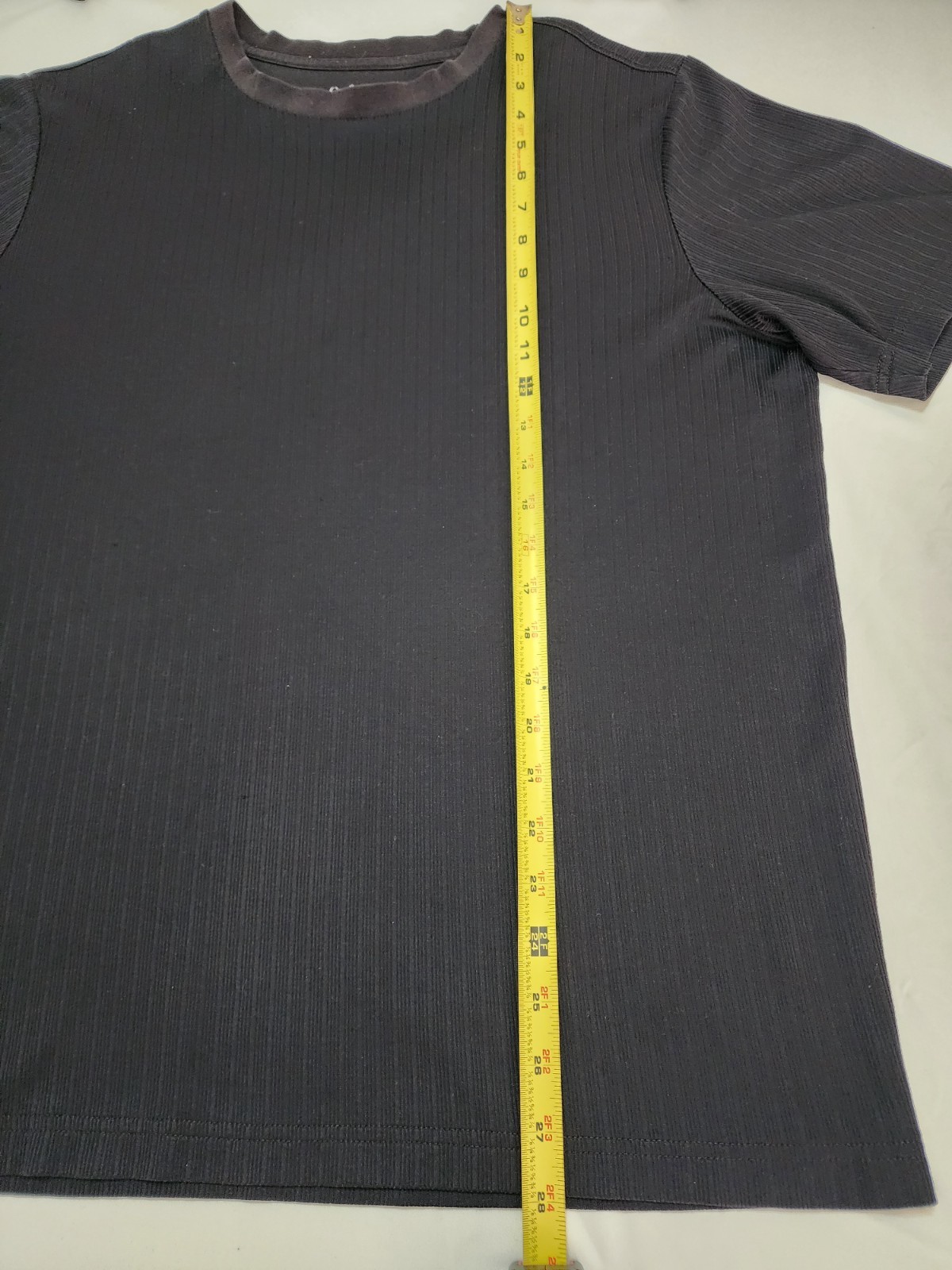 Croft & Barrow Easy Care All Black Fitted Crew Ribbed T-Shirt Men's Large Y2K gallery