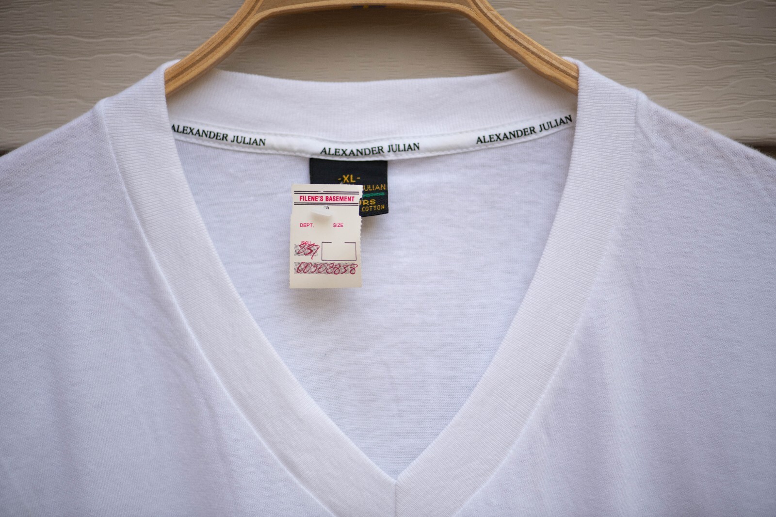 Vintage Alexander Julian T-Shirt Men’s XL White 100% Combed Cotton Single Stitch gallery