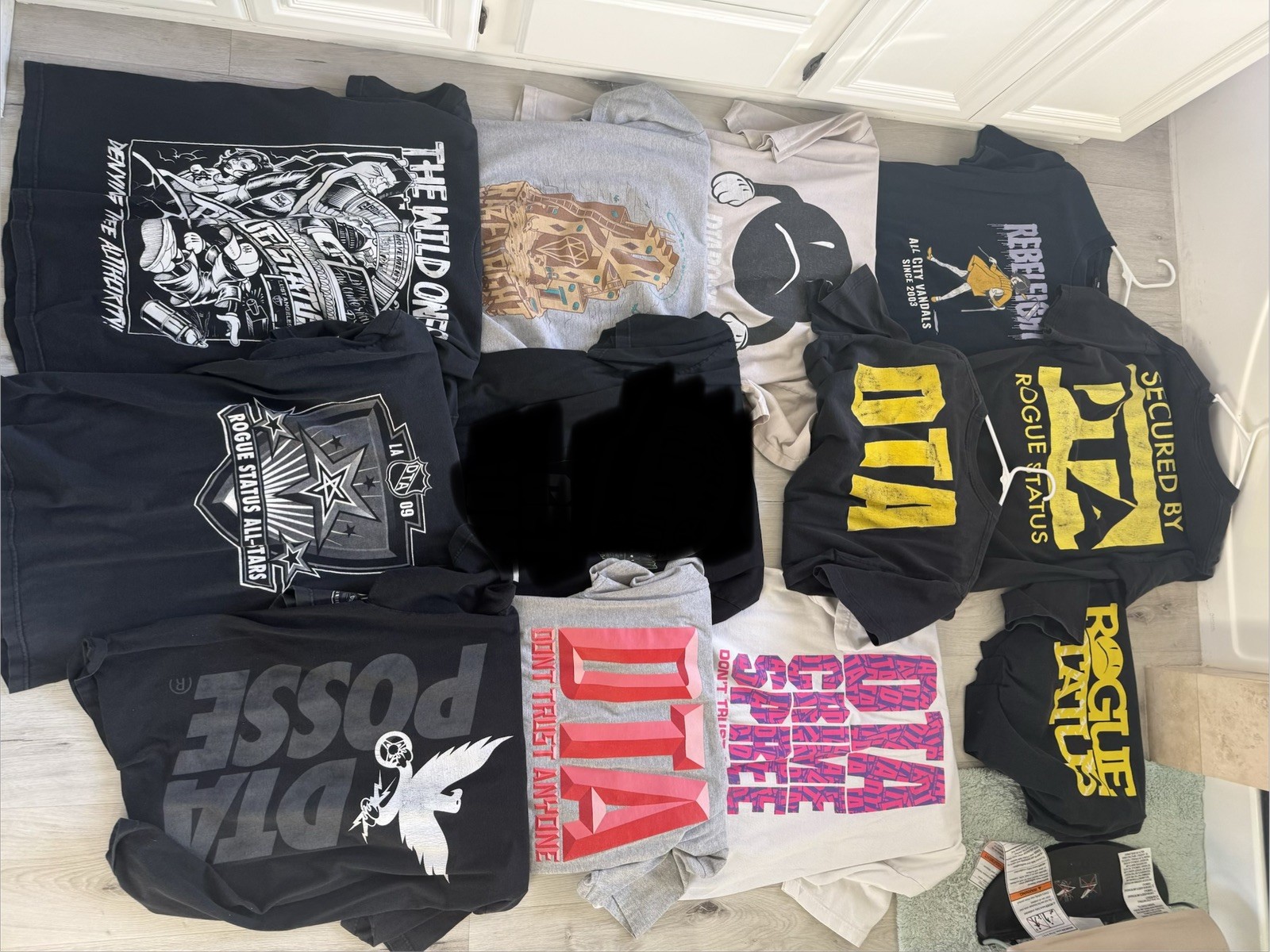 LOT of 12 don’t trust anyone DTA rogue status rebel eight The Wild Ones t shirts gallery