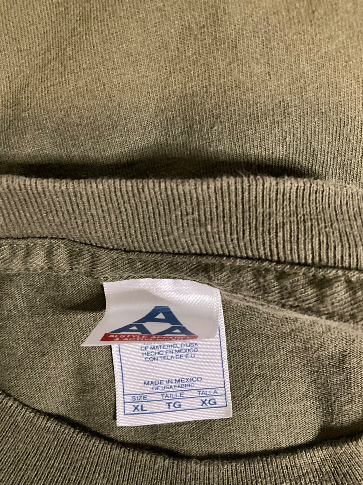AAA Alstyle Apparel & Activewear Men's XL Whitetail Deer Hunting T-Shirt gallery
