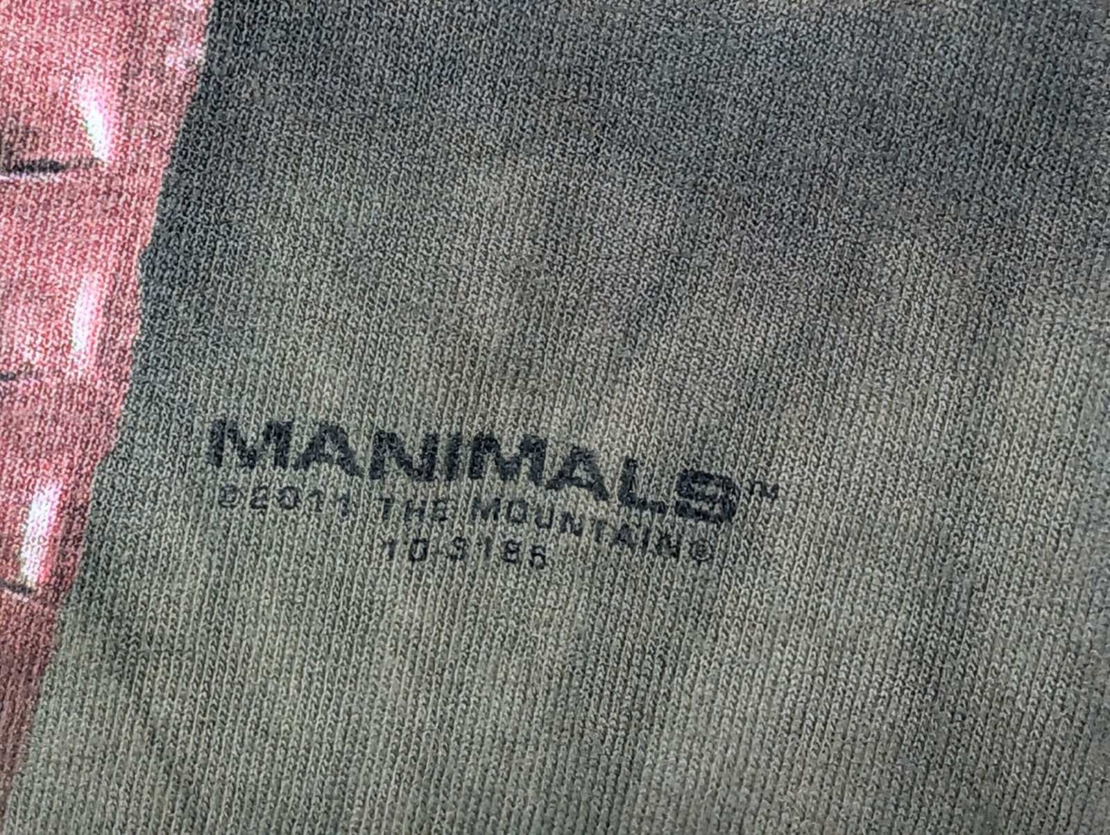 The Mountain Mens T-shirt Green Manimals Hunting Bear Retired Logo XL #6733 gallery