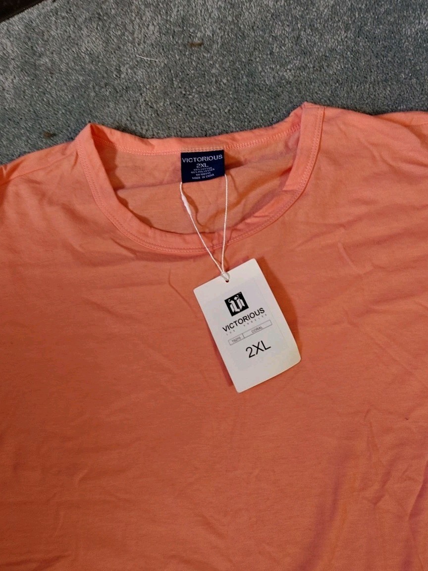 Victorious Men’s Hipster Fathers Day Gift Curved Hem T-Shirt XL Coral