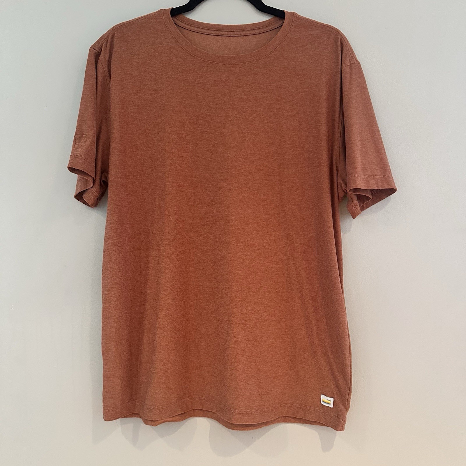 Vuori Strato Tech Tee Rust Brown Shirt Mens Large Gorpcore Athleisure Outdoors gallery