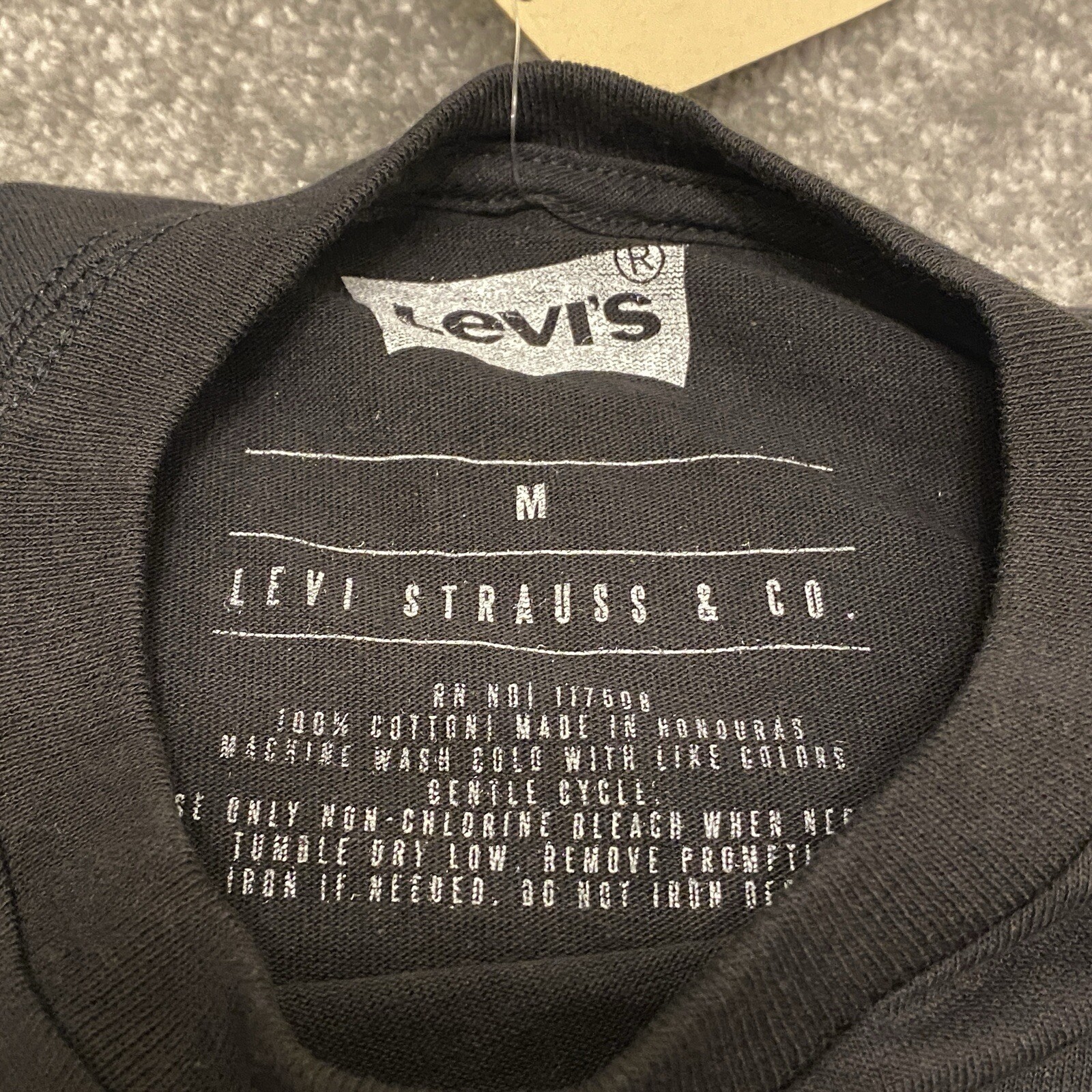 Levis Mens T Shirt Medium Black Short Sleeve Block Letter Cotton Adult M Casual gallery