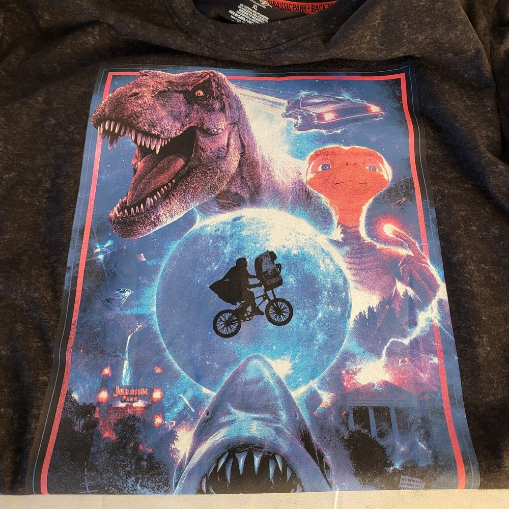 Universal Studios XL Extraordinary Movie Mashup T-Shirt Jaws Jurassic Park ET