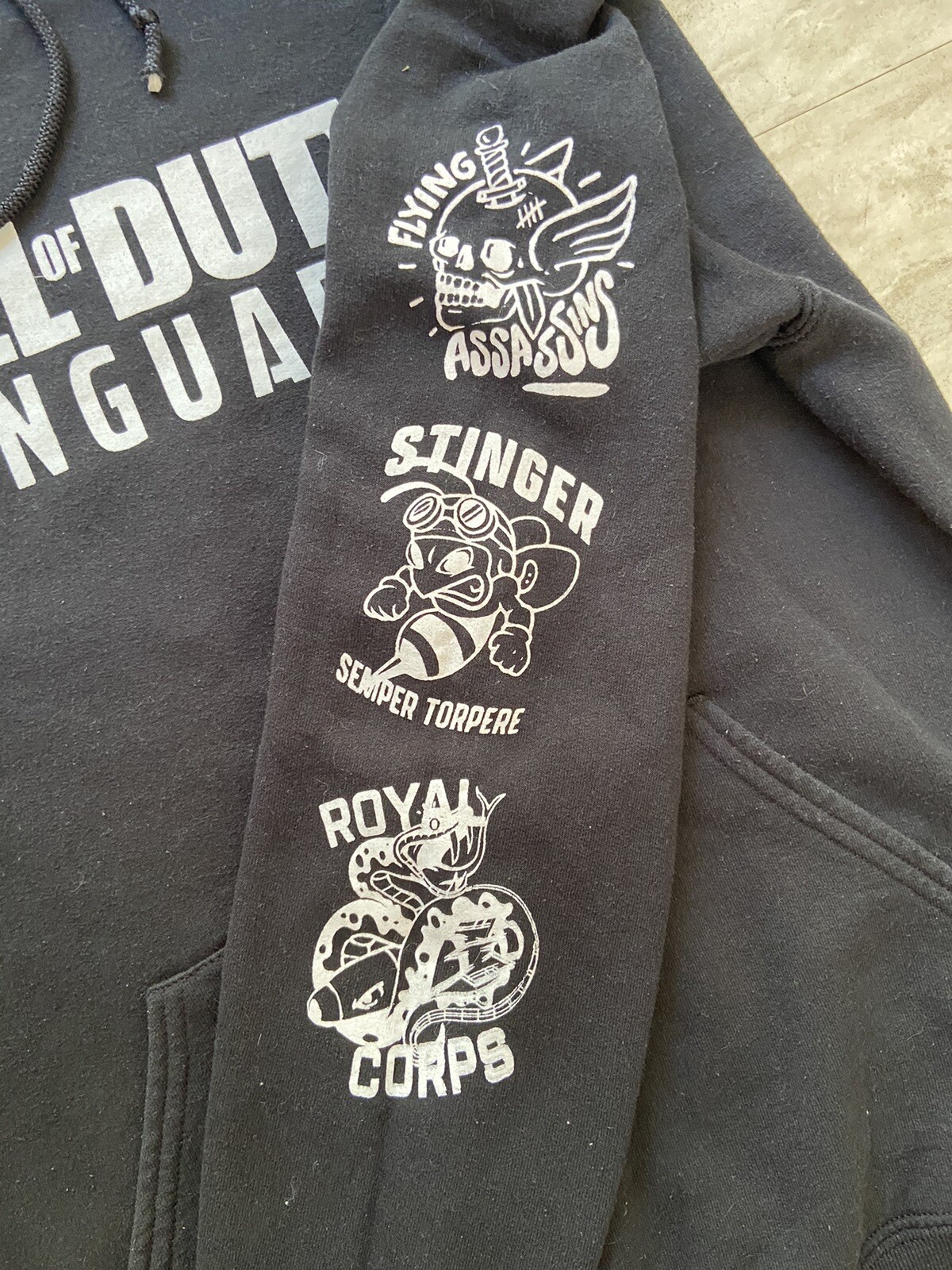 Call of Duty Vanguard Hoodie Sweatshirt Double Sided COD Big N Bad Wolf Mens L gallery