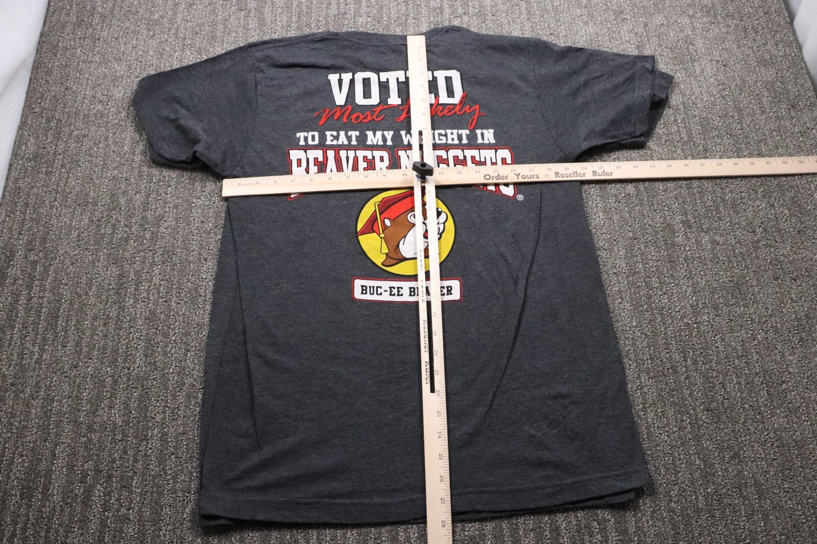Buc-ee's Lot of 2 Adult medium T-Shirt 2022 Seniors Beaver Nuggets NWT gallery