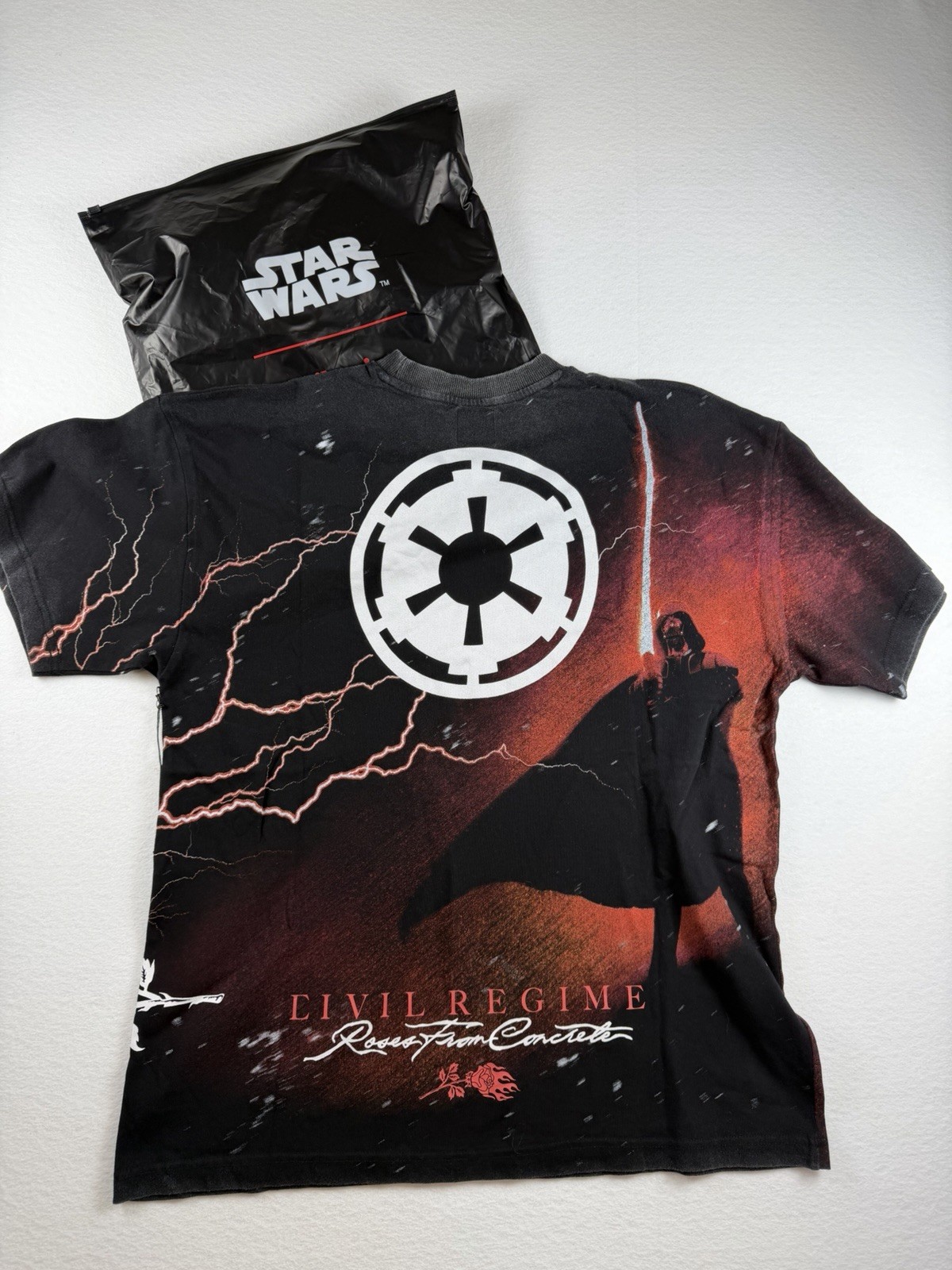 Star Wars Civil Regime Darth Vader Roses From Concrete Oversized T-Shirt Black M gallery