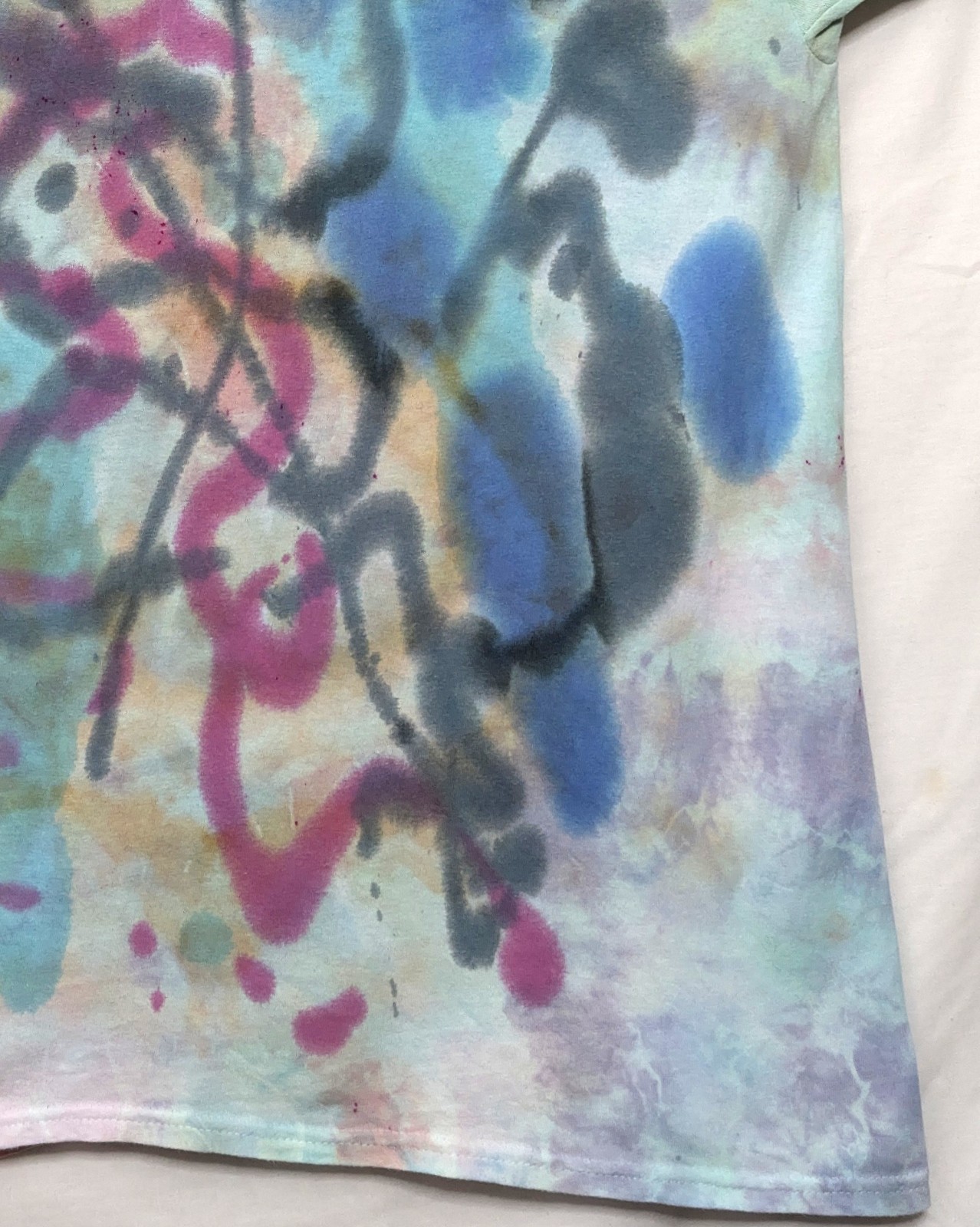 Handmade Tie Dye New York Street Art Abstract Design XL Tee Shirt 22" W X 30" L gallery