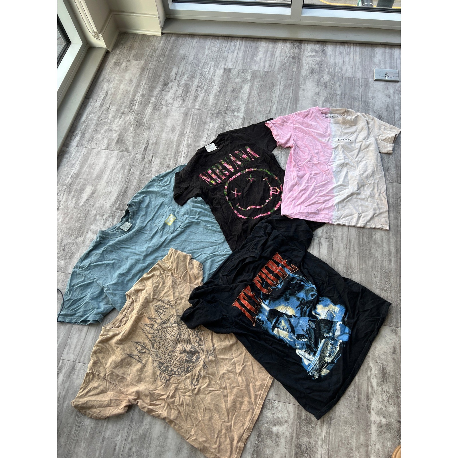 Graphic Band Tee Wholesale Lot Nirvana Dolly Parton Guns N Roses 2Pac 25 Shirts