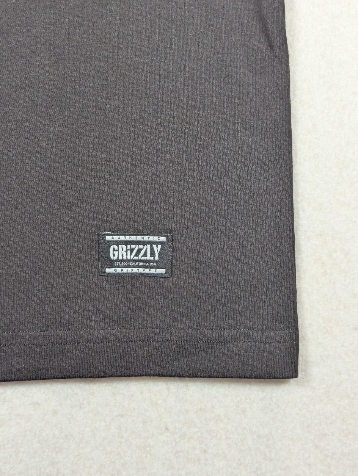 Grizzly - Outdoor Company - Black Classic Tee / T-Shirt - Size: S gallery