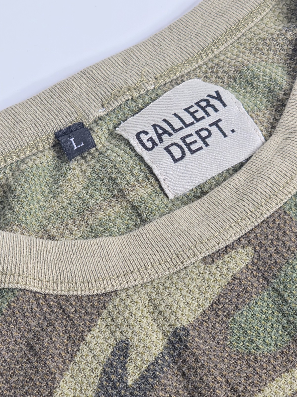 Gallery Dept. Camouflage Green Orange Thermal Long Sleeve Shirt Men’s Large gallery
