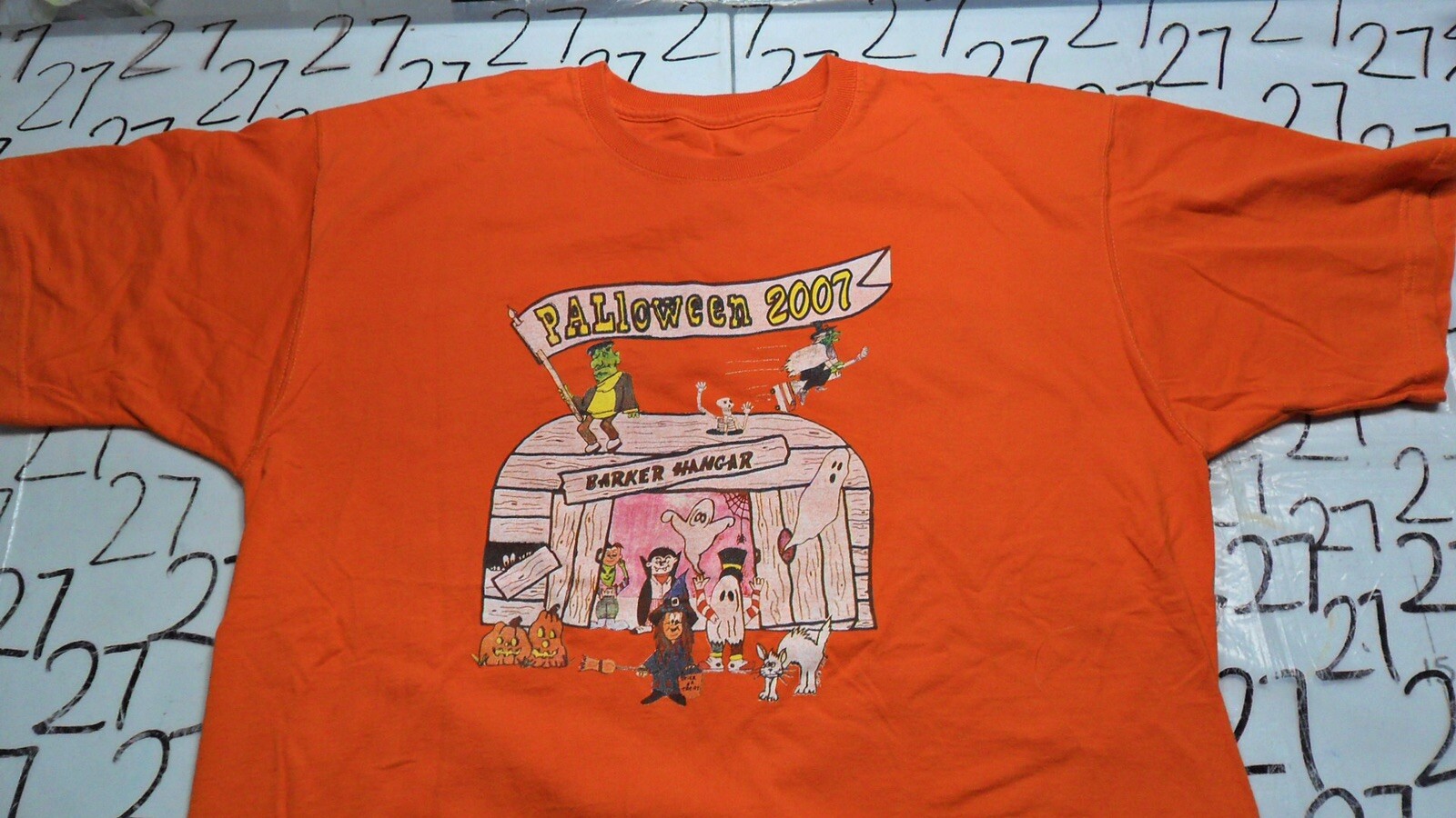 XL Pal’loween 2007 Barker Hanger Shirt gallery