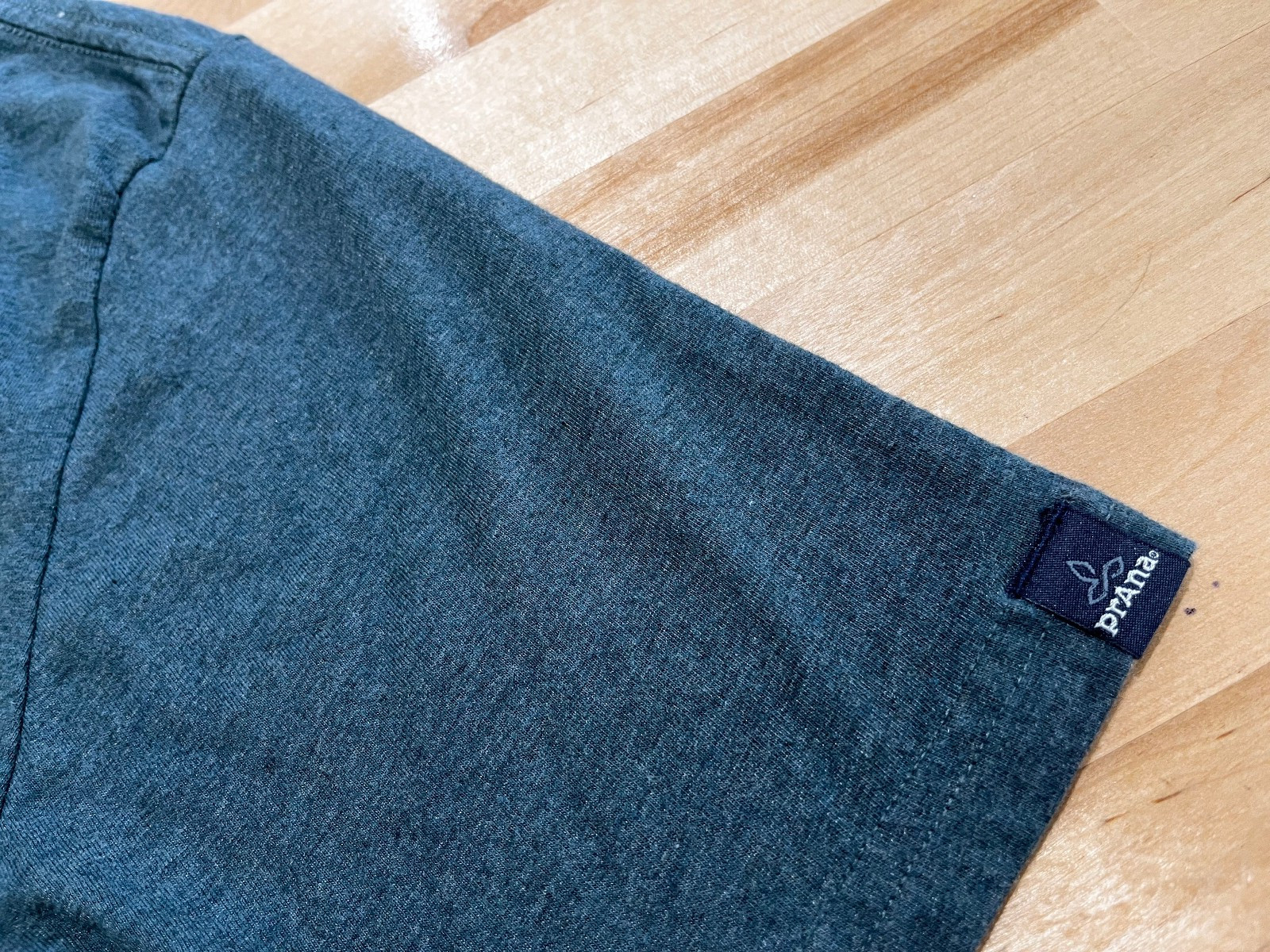 Prana Bear Hug Graphics Blue Tshirt - Men's sz M gallery