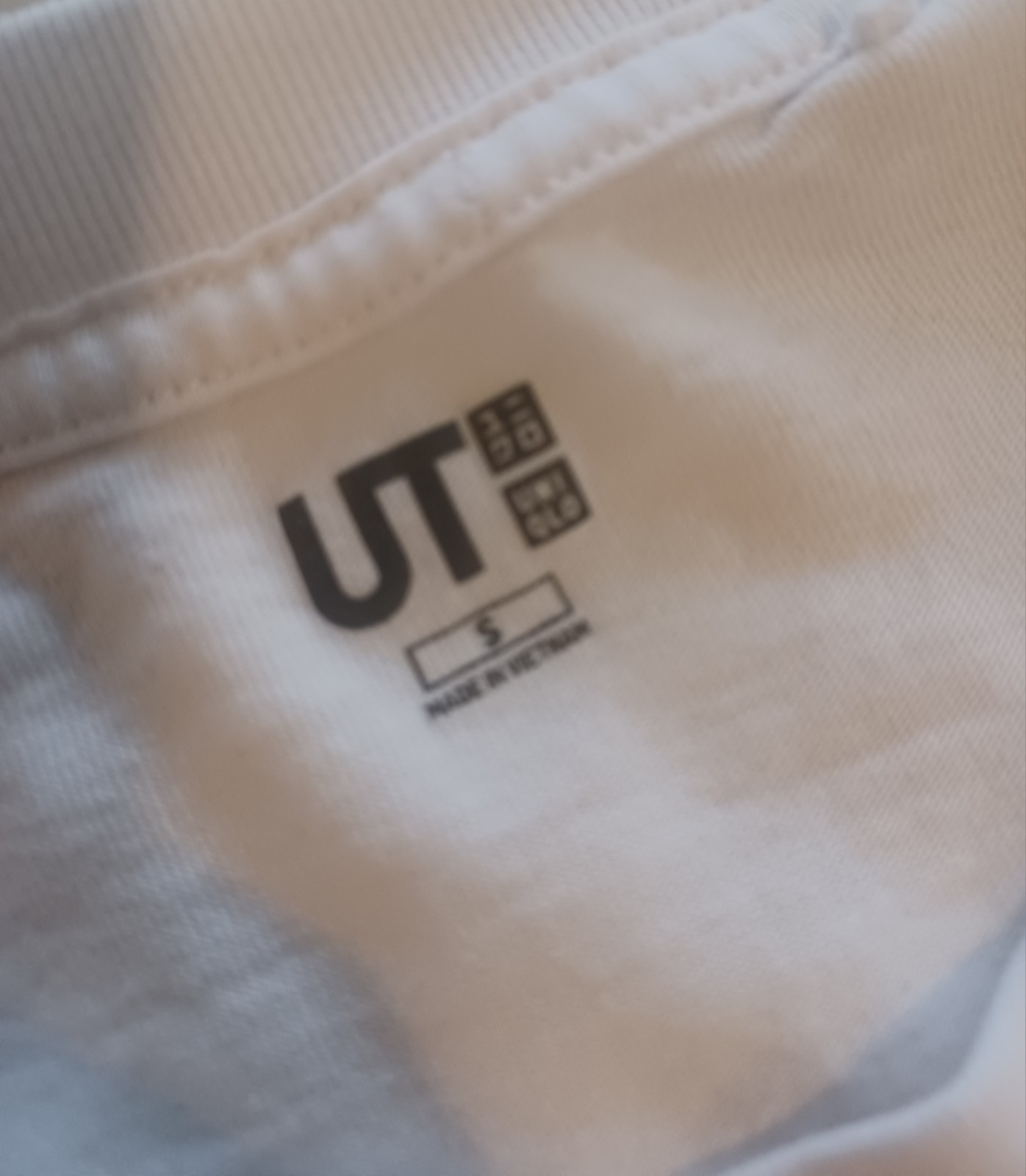 Uniqlo The Museum of Modern Art MOMA Tee Shirt - Small gallery