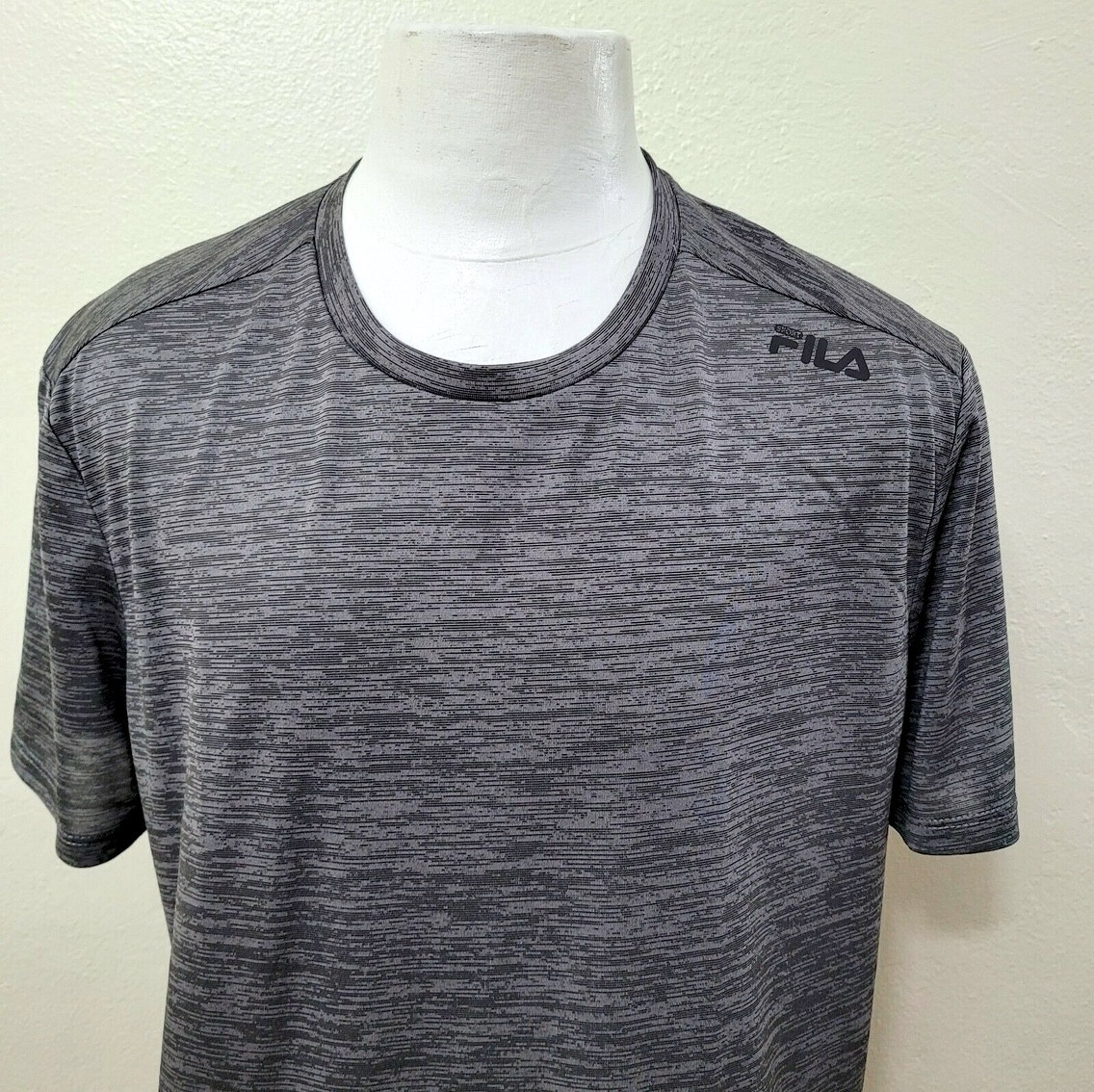 Fila Sport Running Men's Size XXL Gray Pinstripe Athletic Crew-Neck T-Shirt gallery