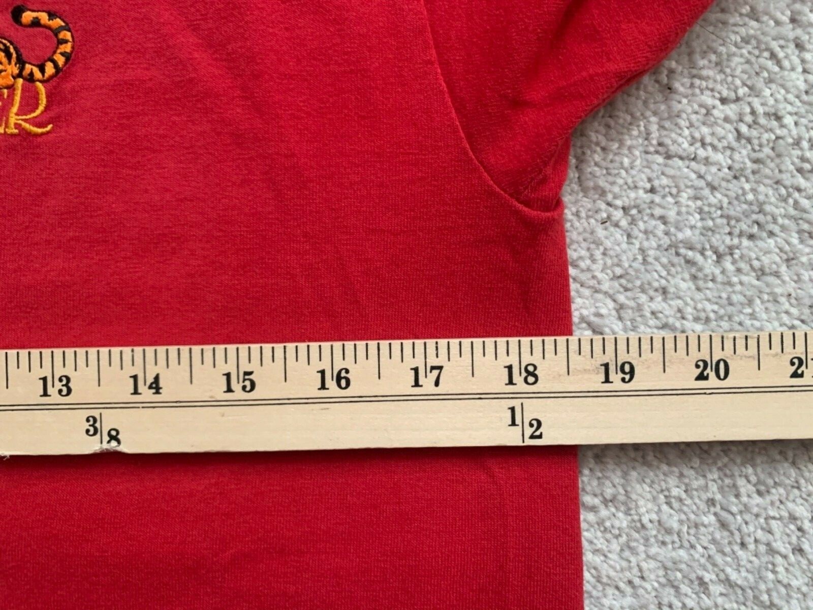 VTG Embroidered Tigger Logo T Shirt Mens Sz M Red Winnie The Pooh Disney Retro gallery
