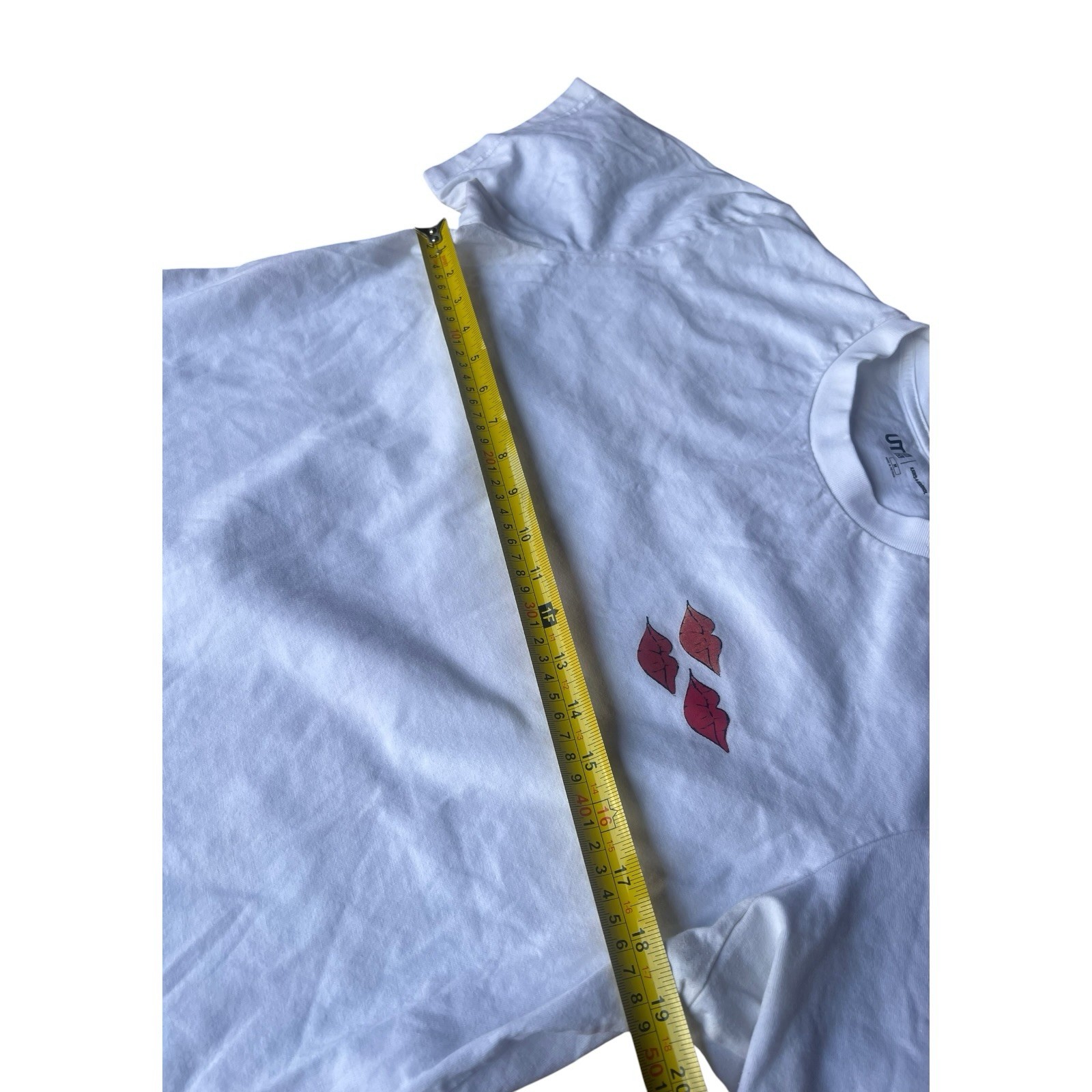 Uniqlo x KAWS x Warhol UT Graphic Tee T-Shirt Size Medium White Heart Rare Mint gallery