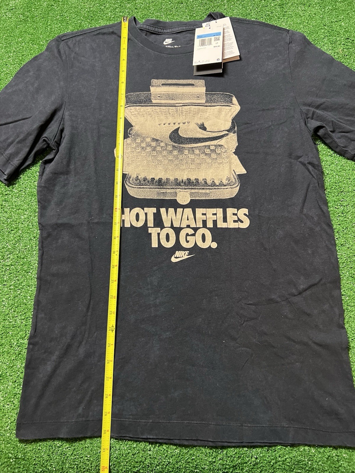 NIKE Hot Waffles To Go BLACK S/S T-SHIRT SZ: Medium Tall NWT HV9803-010 gallery