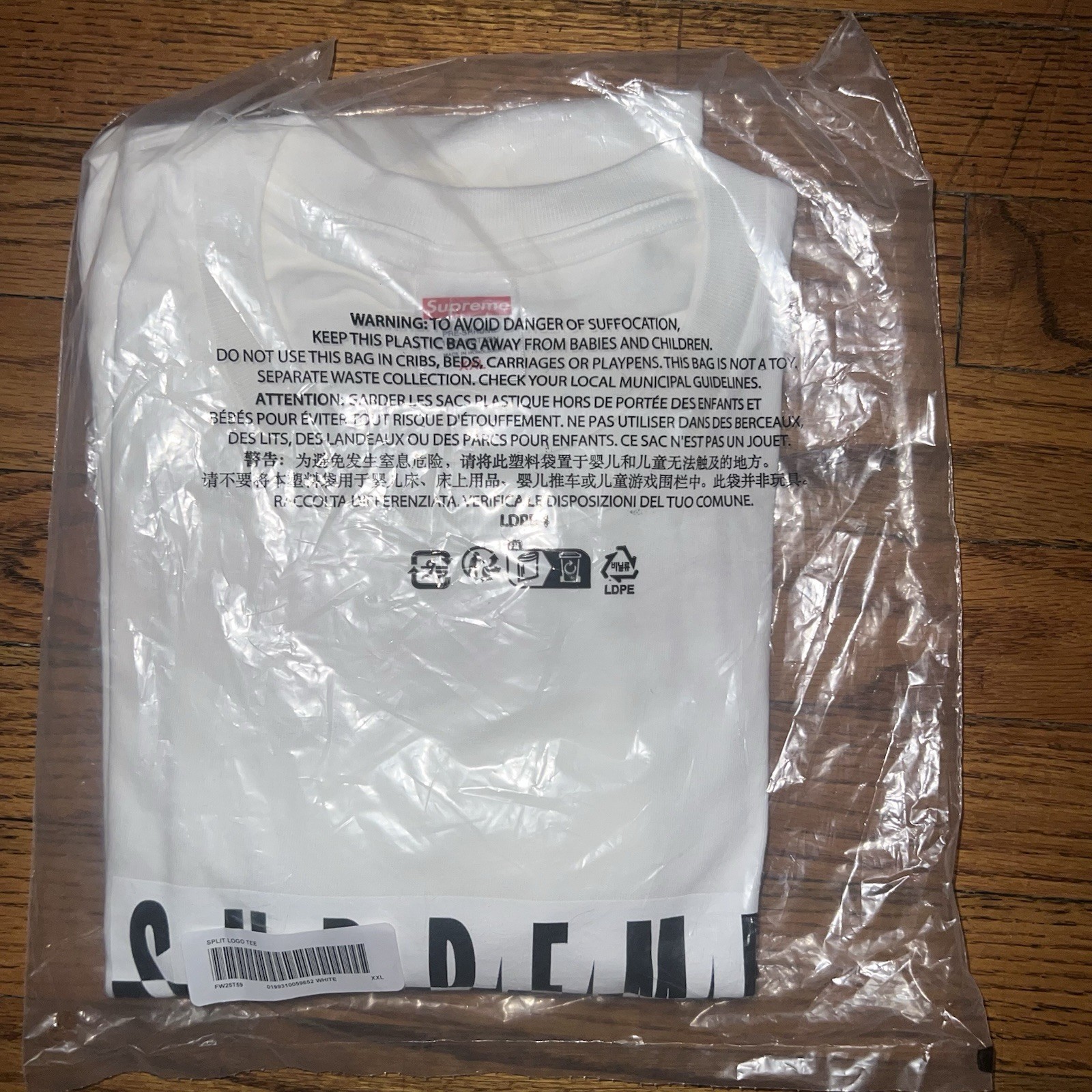 In-Hand Supreme Split Logo Tee White Size: Extra Extra Large gallery