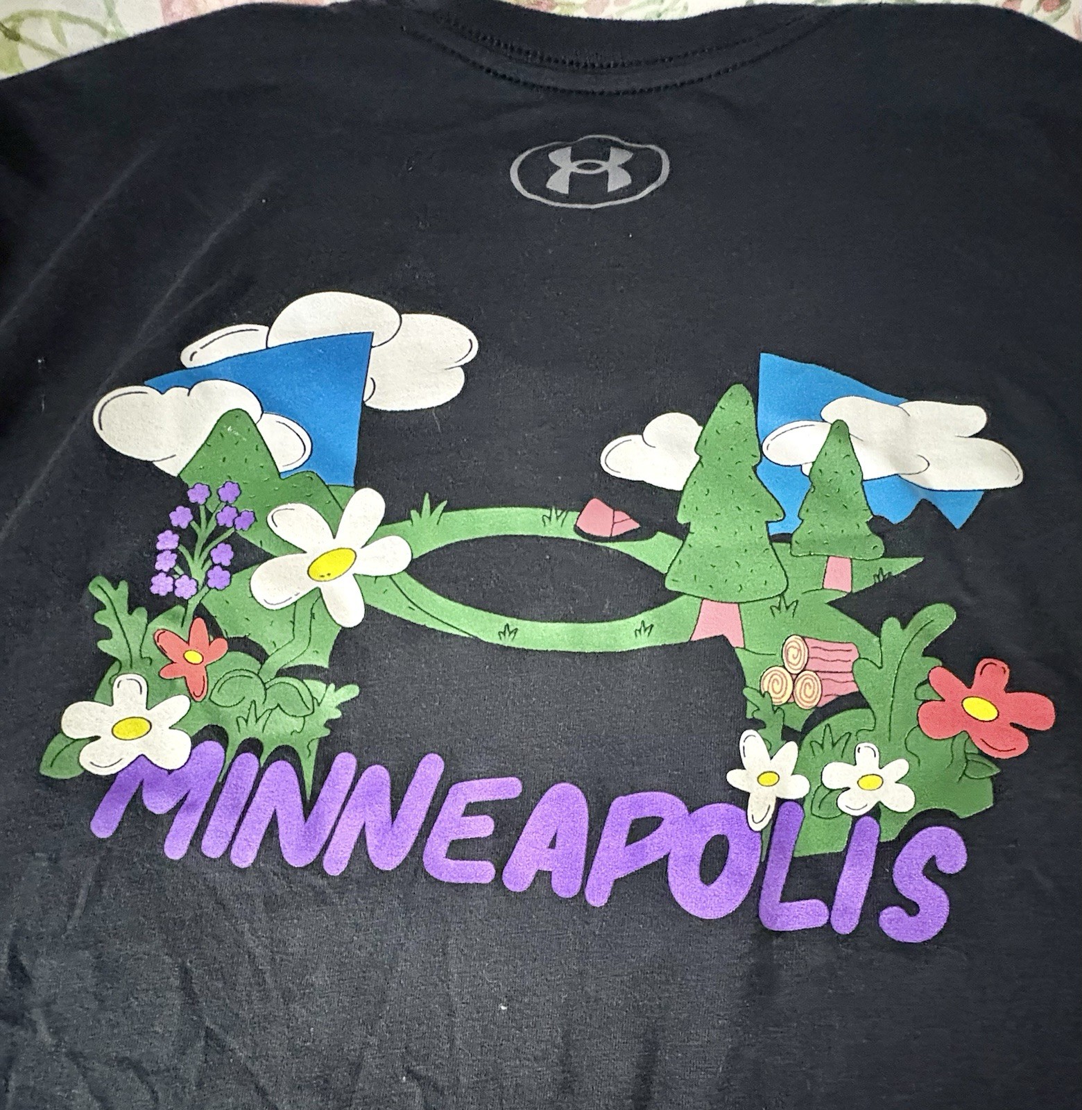 Under Armour Men’s Large Navy Short Sleeve T-Shirt Floral Chest Logo Minneapolis gallery