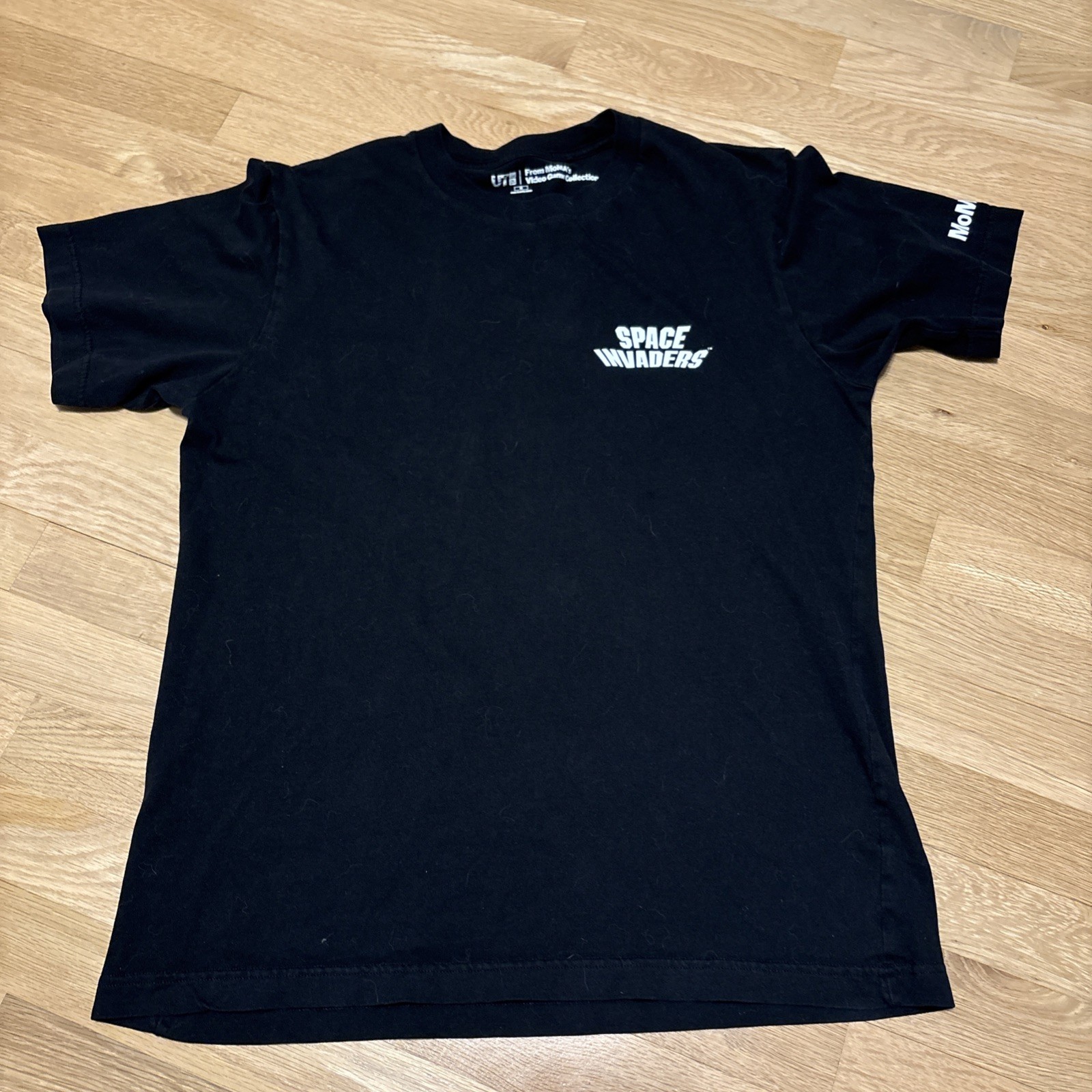 UNIQLO SPACE INVADERS MoMA VIDEO GAMES MEDIUM T SHIRT SOLD OUT Graphic Logo gallery