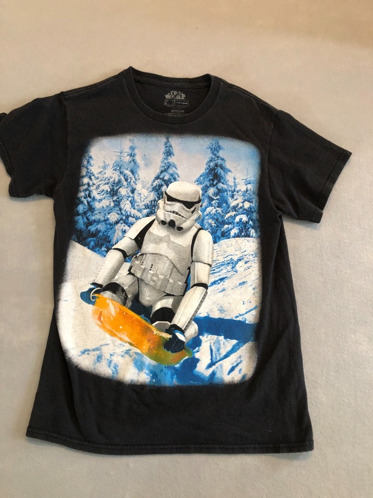 Star Wars Shirt Men’s Small Storm Trooper Sledding Black Tee Winter Scene