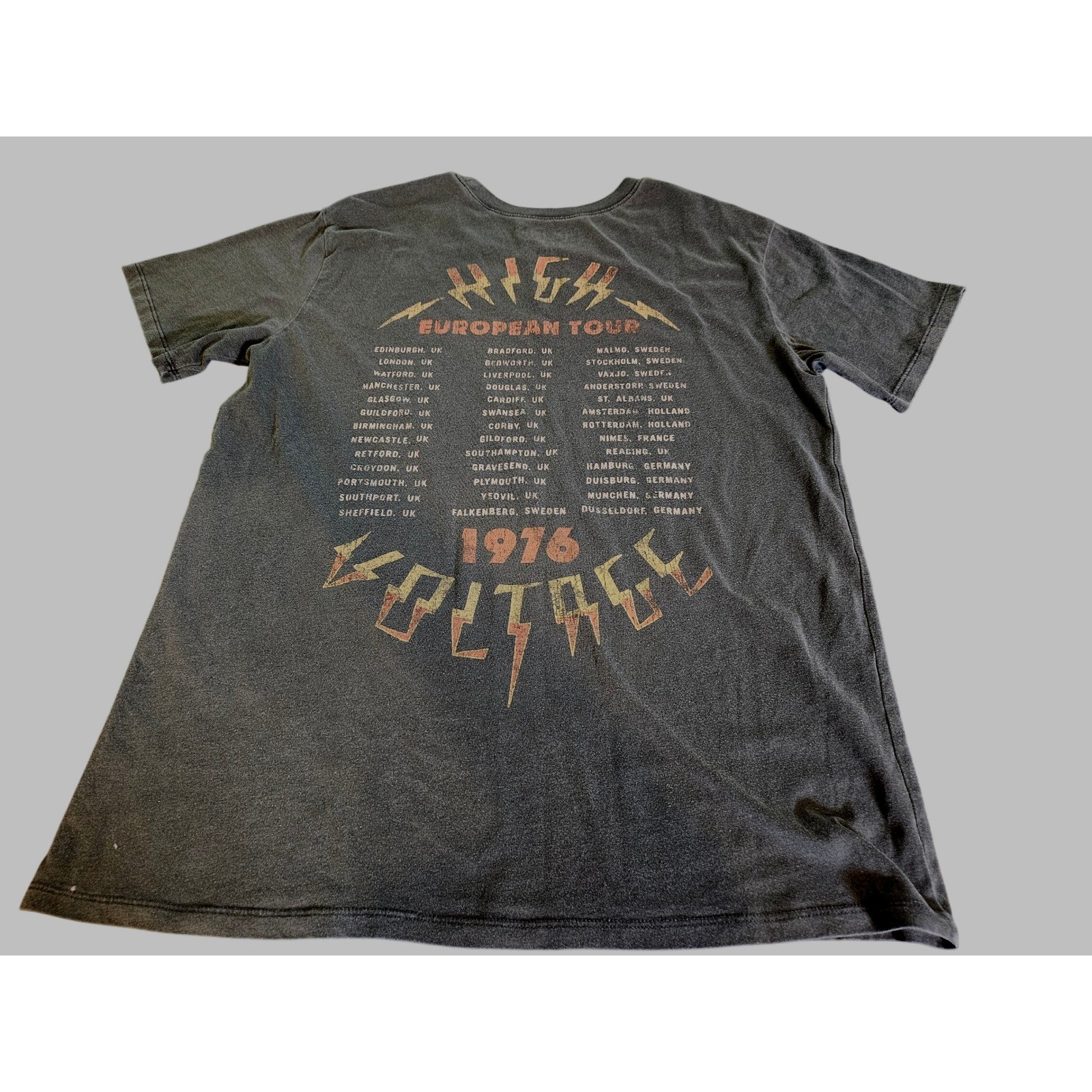 AC/DC Graphic T-Shirt Mens Large Gray High Voltage 1976 European Tour Band Tee gallery