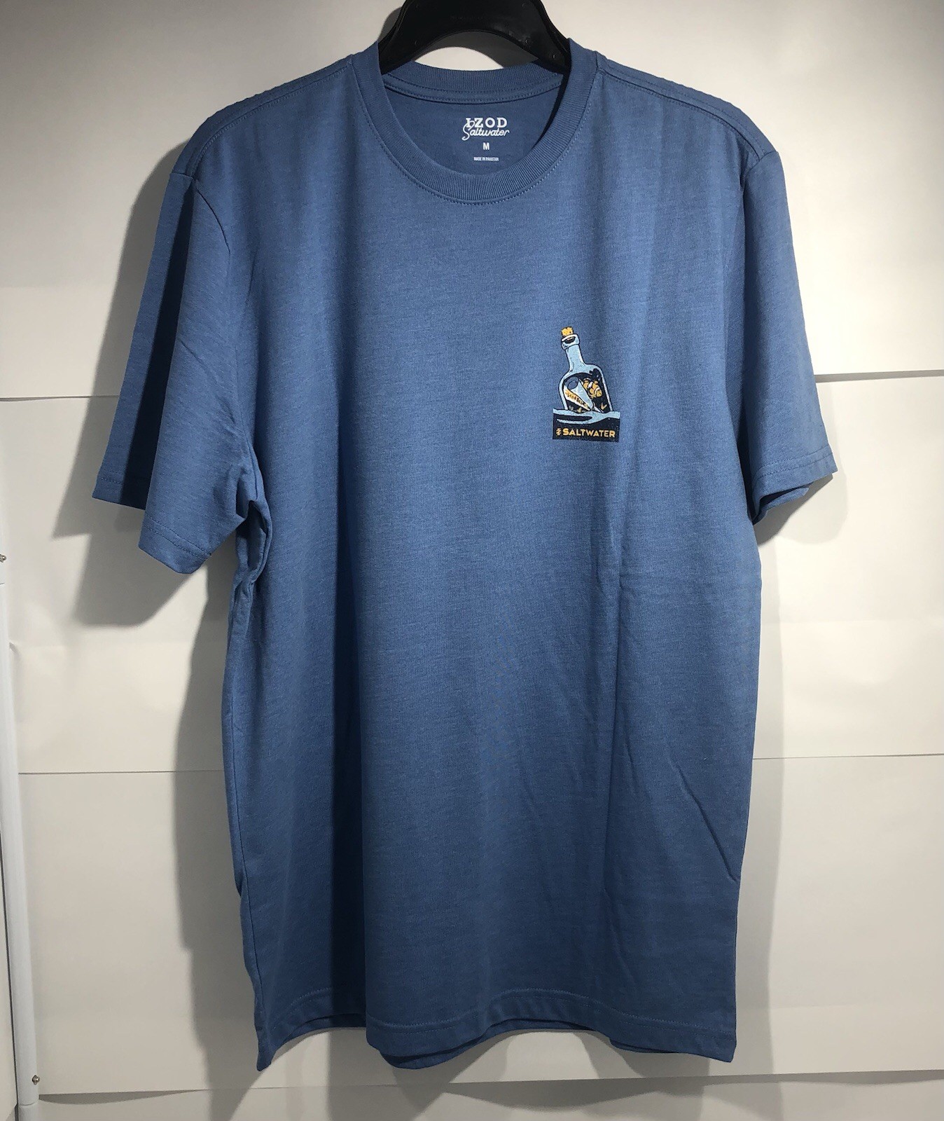 IZOD Saltwater T-Shirt Graphic Men’s Medium Blue Fisherman NWT Soft Wash Crew gallery