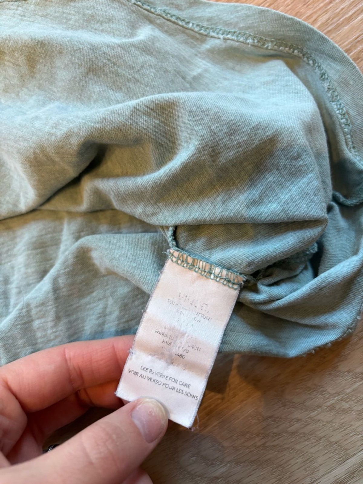 VINCE Men’s Medium 100% Cotton Short Sleeve T-Shirt V-Neck Teal Distressed gallery