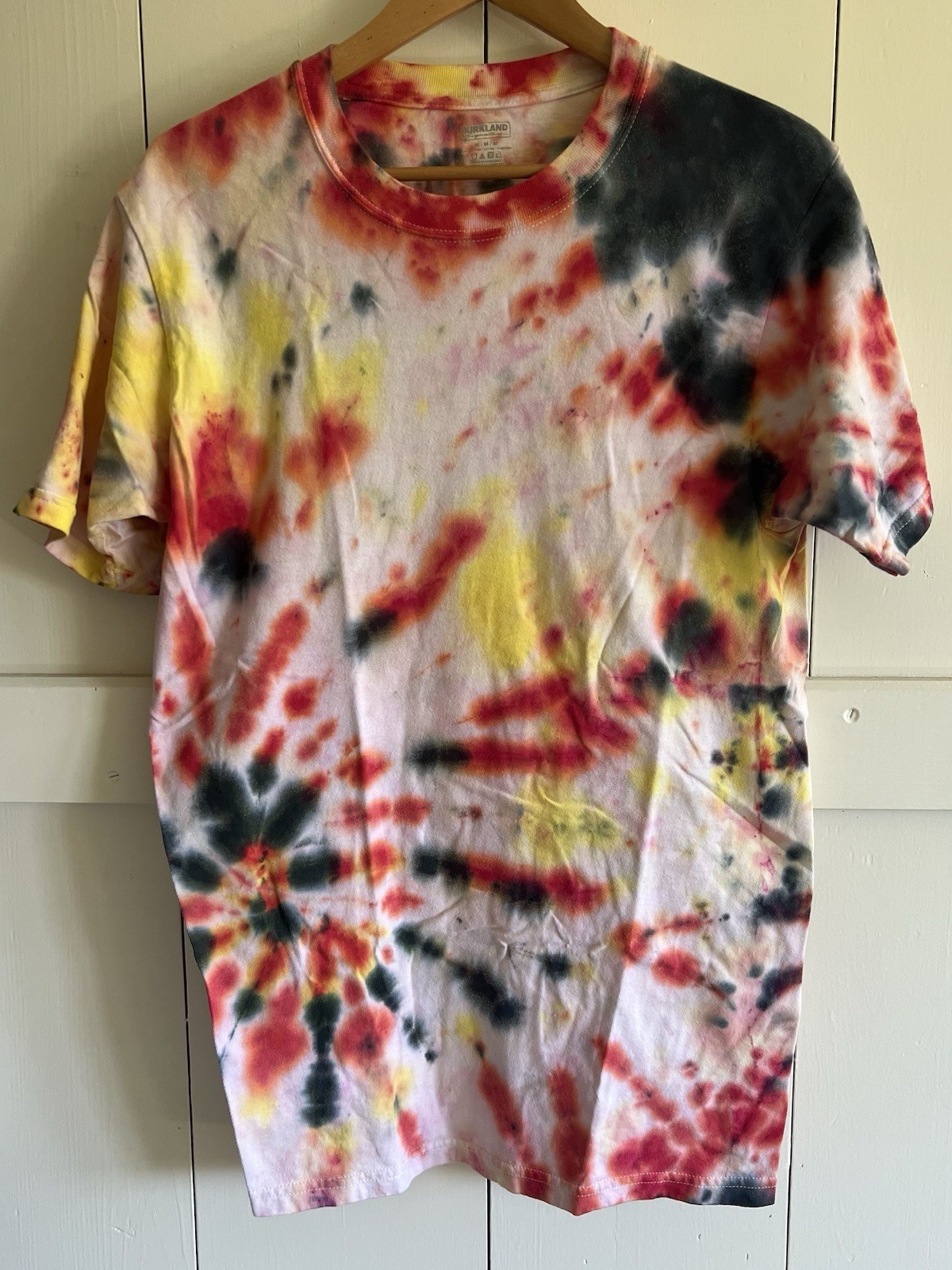 Tie-Dye Cotton Men /Unisex Crew Neck Short Sleeve T-Shirt M (Kirkland Signature) gallery