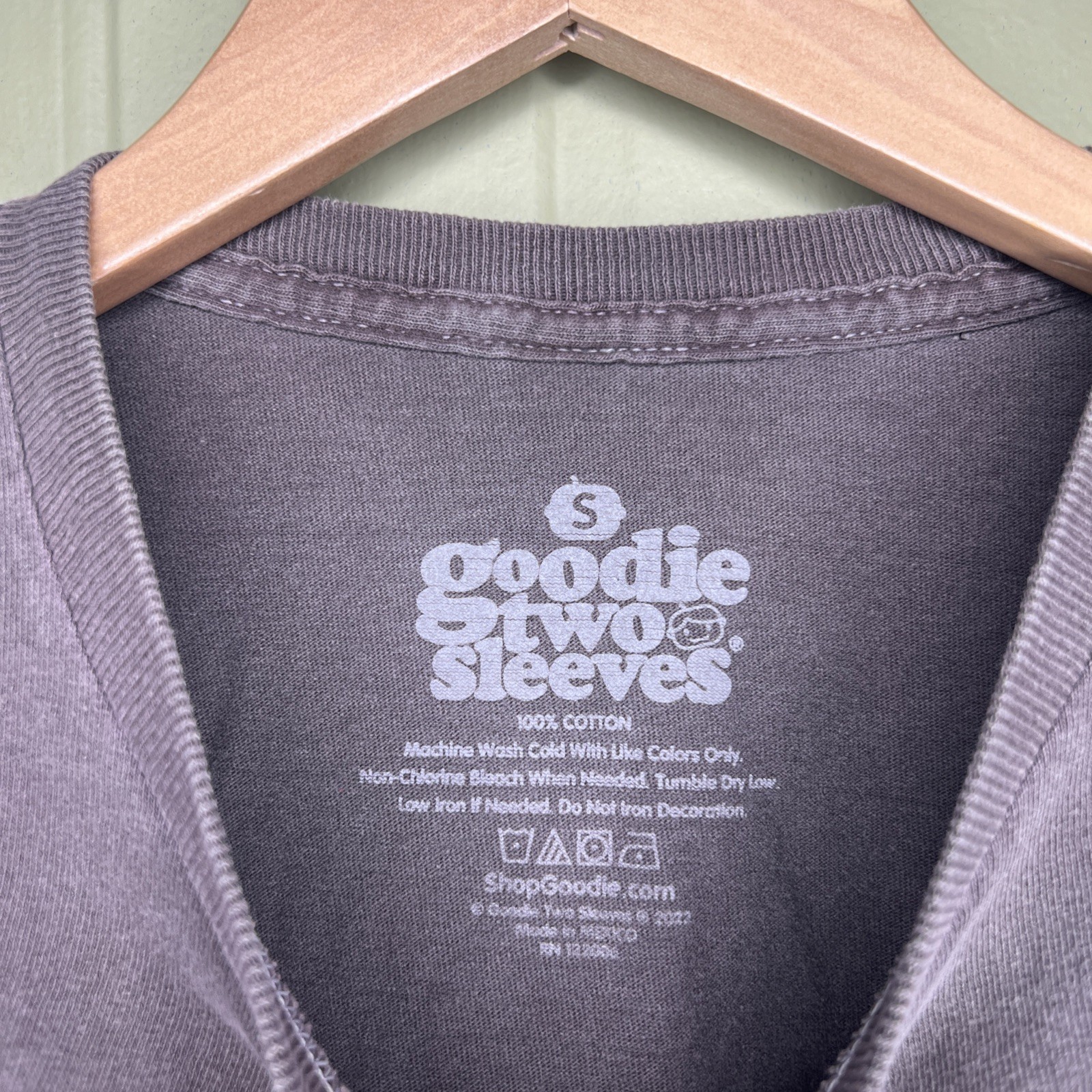 Goodie Two Sleeves Cowboy Western Horse T Shirt Size S gallery