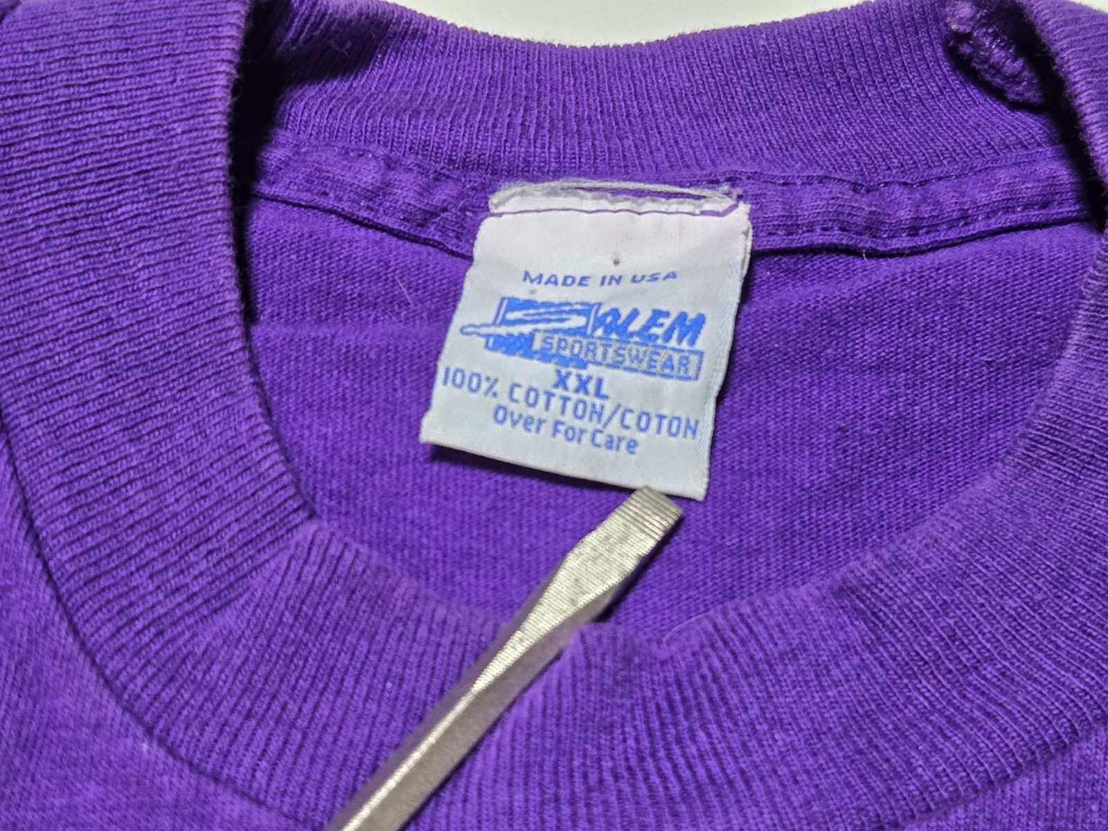 Vintage Salem Sportswear Toronto Raptors T-Shirt Size XXL Purple Logo 90s USA gallery