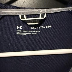 Under Armour Men’s Navy and Blue Tshirt