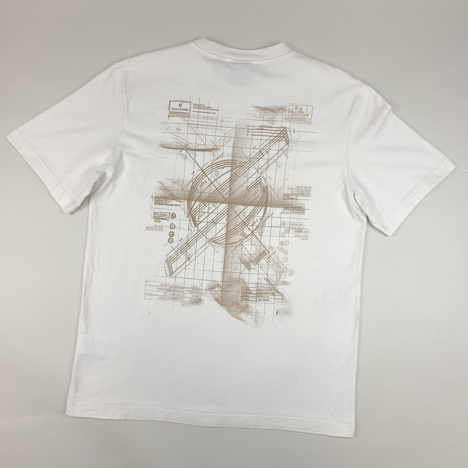 Daily Paper Shirt Mens Large White Cut And Sew Pattern Graphic Tee gallery