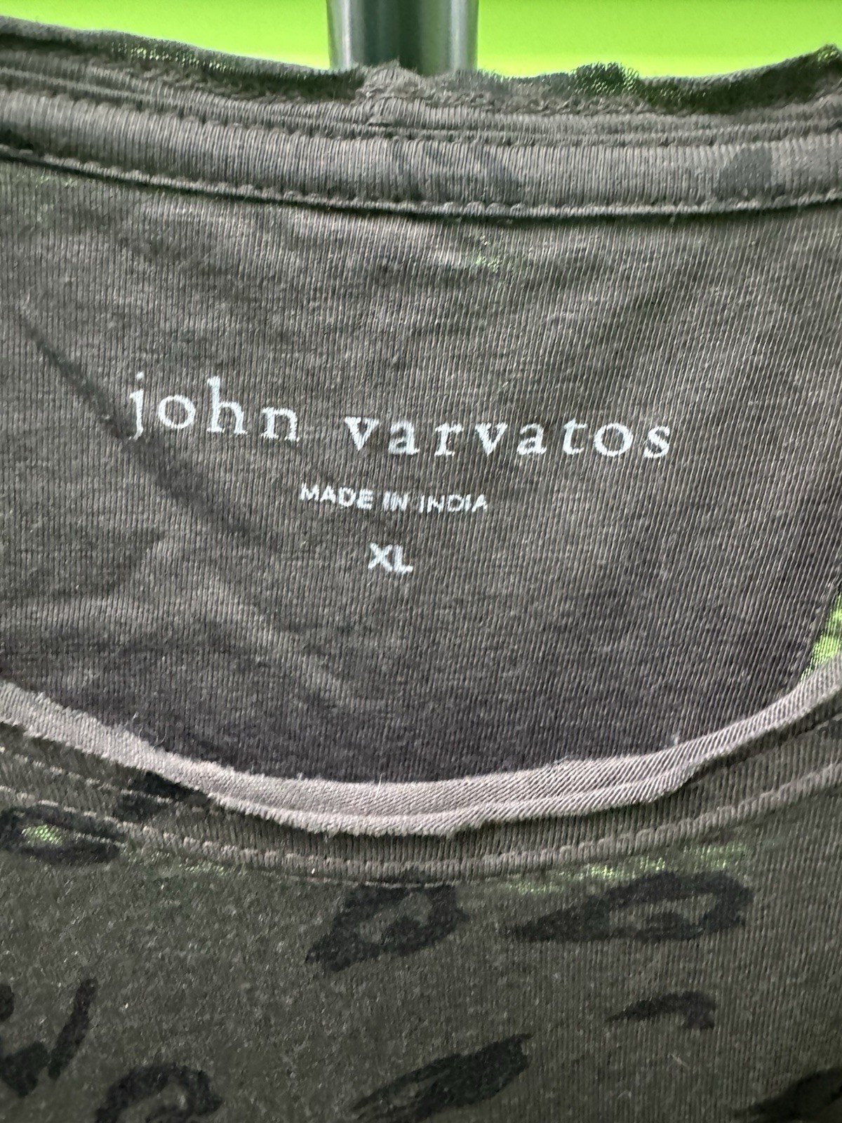 John Varvatos Men’s XL Gray Graphic Print Logo Crew Neck Short Sleeve Knit Tee gallery