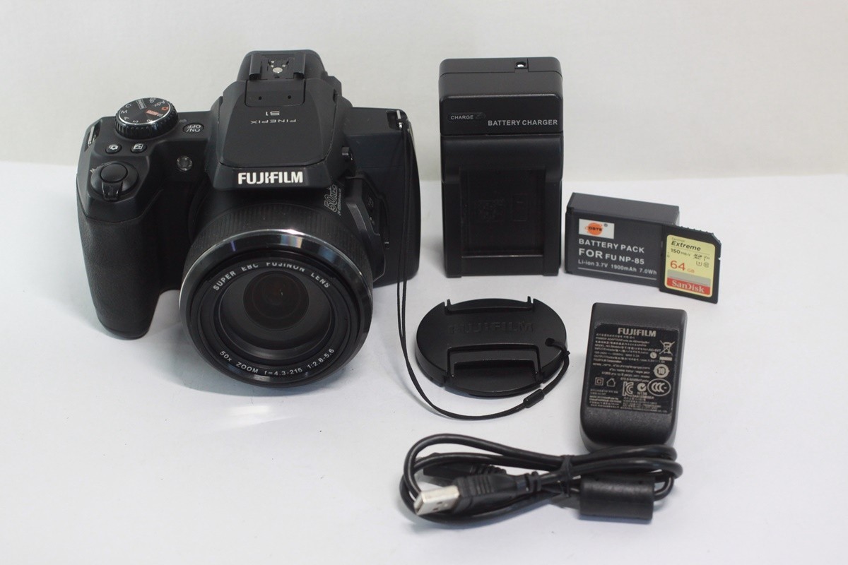 Fujifilm FinePix S1 16 MP Digital Camera with 3.0-Inch LCD Black
