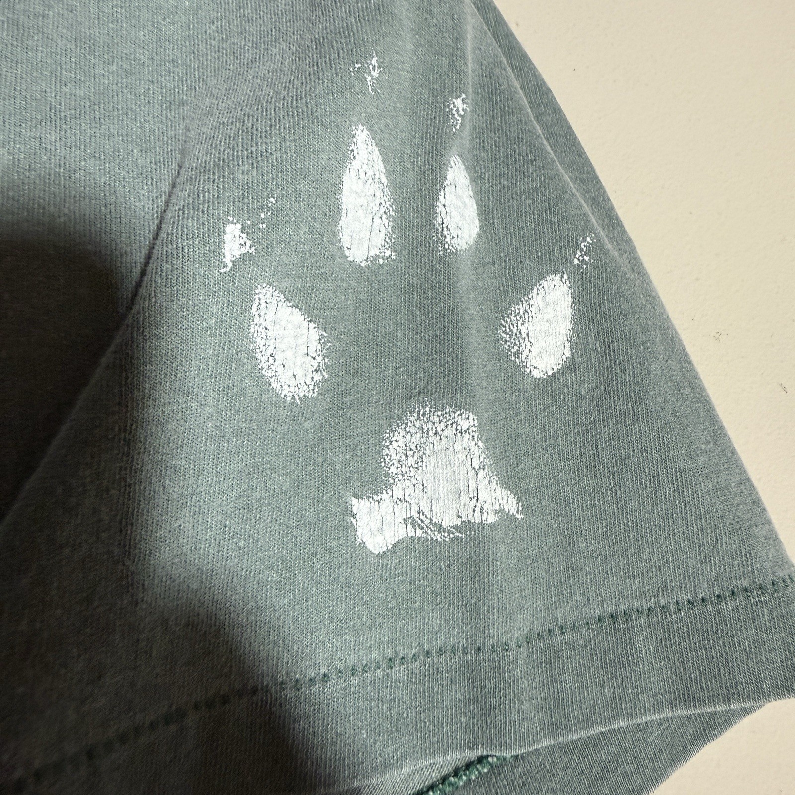VTG Wolf T-Shirt One Size Fits All Anvil Single Stitch Cotton Made In USA 1990 gallery