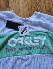 Vtg Oakley SoftwareThermonuclear Protection L/S Mesh Shirt Green White Men’s Med