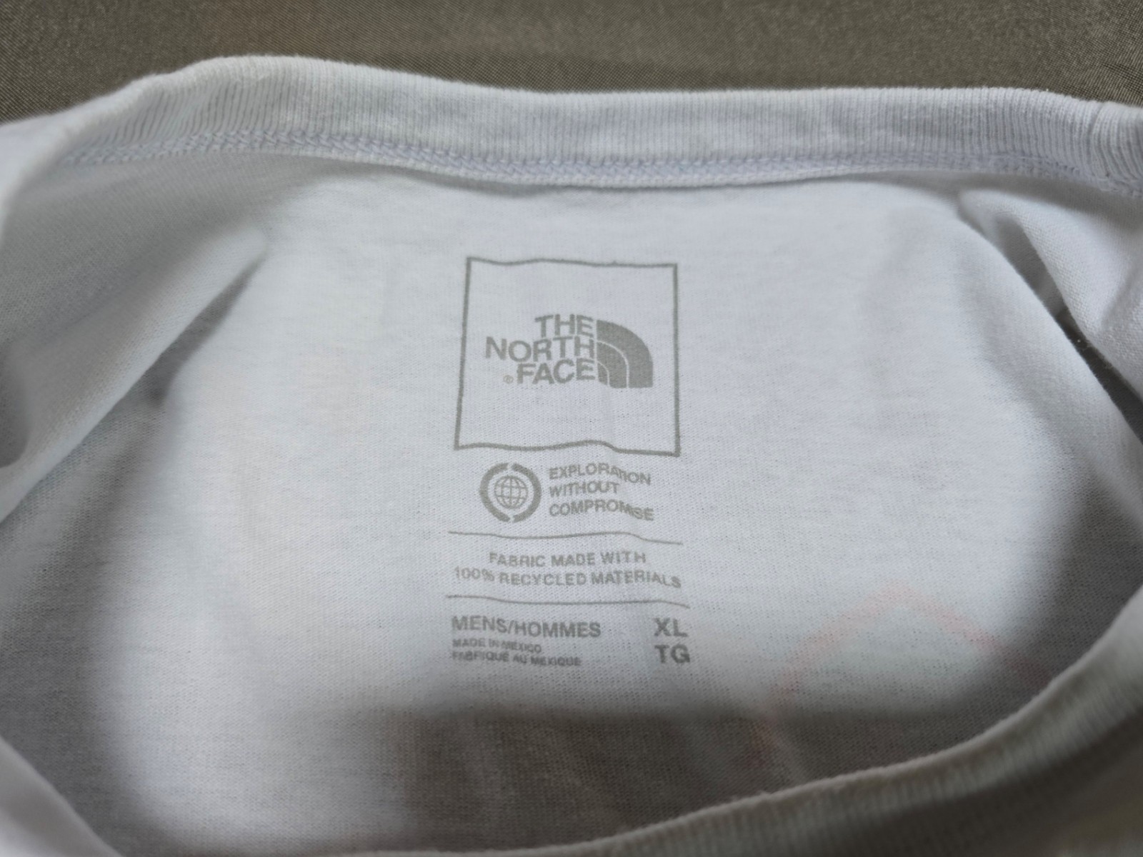 MENS SIZE XL, WHITE, THE NORTH FACE T-SHIRT, COTTON/POLYSTER, PRE-OWNED gallery