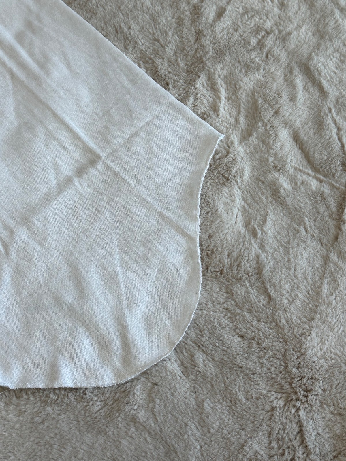 Vintage 90's Russel Athletic Blank White & Green Raglan Single Stitch Shirt S gallery