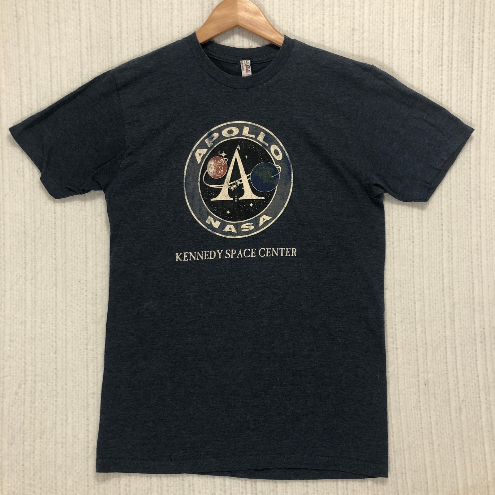 Alstyle NASA Apollo Kennedy Space Center Heather Navy Graphic T-Shirt Mens M gallery
