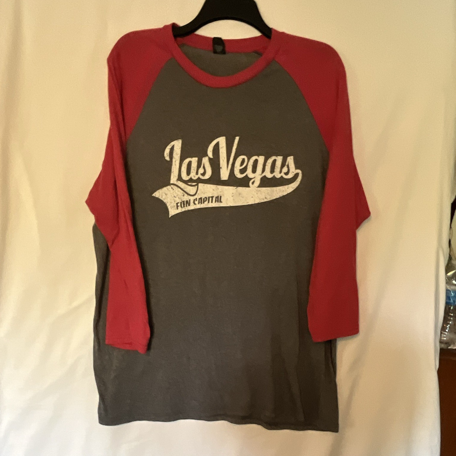 District Men’s Las Vegas Graphic Raglan 3/4 Sleeve Crew Neck T-Shirt XL